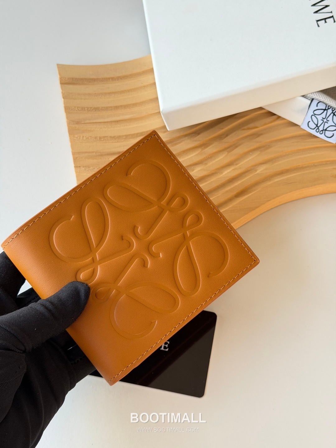 Loewe Puzzle Embossed Calfskin Bi-Fold Wallet 로에베 퍼즐 엠보싱 카프스킨 반지갑 L1140 11cm 4