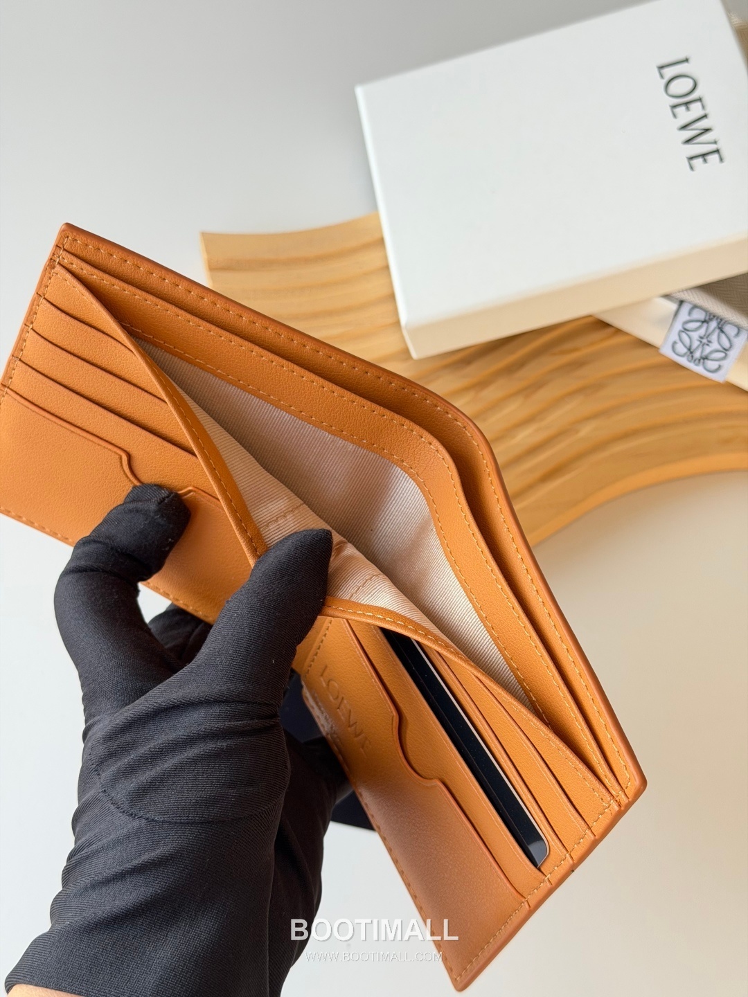 Loewe Puzzle Embossed Calfskin Bi-Fold Wallet 로에베 퍼즐 엠보싱 카프스킨 반지갑 L1140 11cm 9