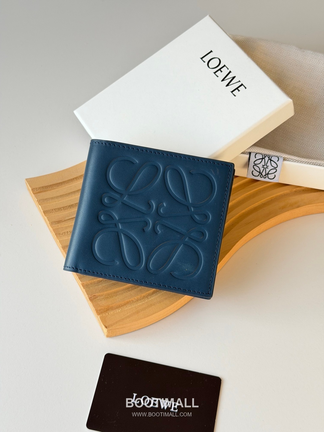 Loewe Puzzle Embossed Calfskin Bi-Fold Wallet 로에베 퍼즐 엠보싱 카프스킨 반지갑 L1140 11cm 1