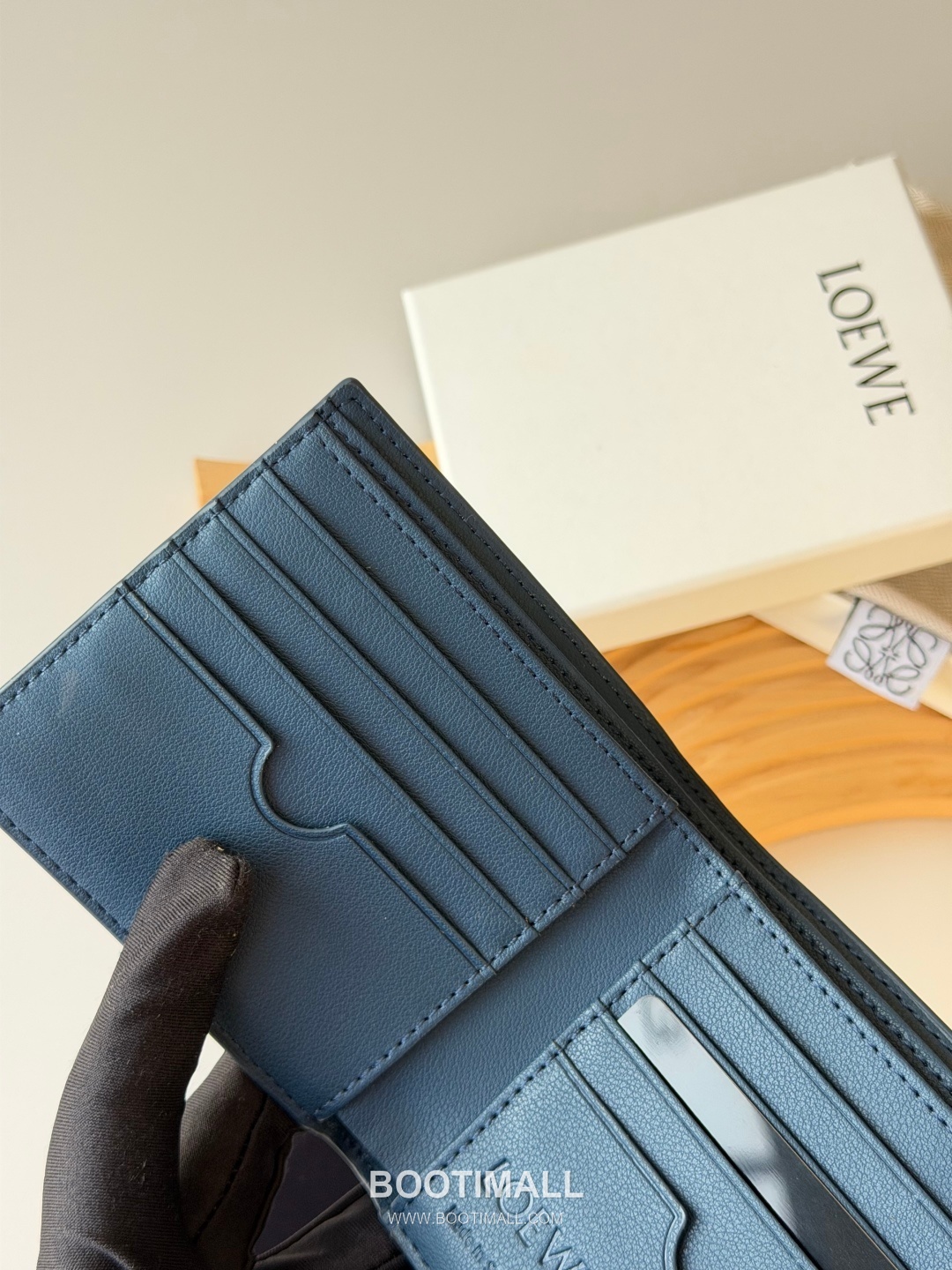 Loewe Puzzle Embossed Calfskin Bi-Fold Wallet 로에베 퍼즐 엠보싱 카프스킨 반지갑 L1140 11cm 9