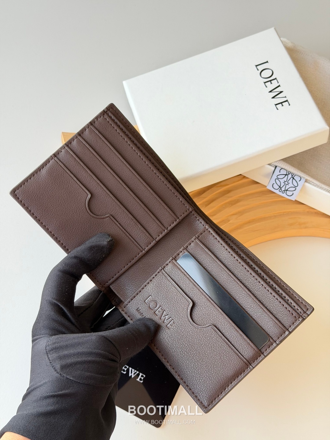 Loewe Puzzle Embossed Calfskin Bi-Fold Wallet 로에베 퍼즐 엠보싱 카프스킨 반지갑 L1140 11cm 6