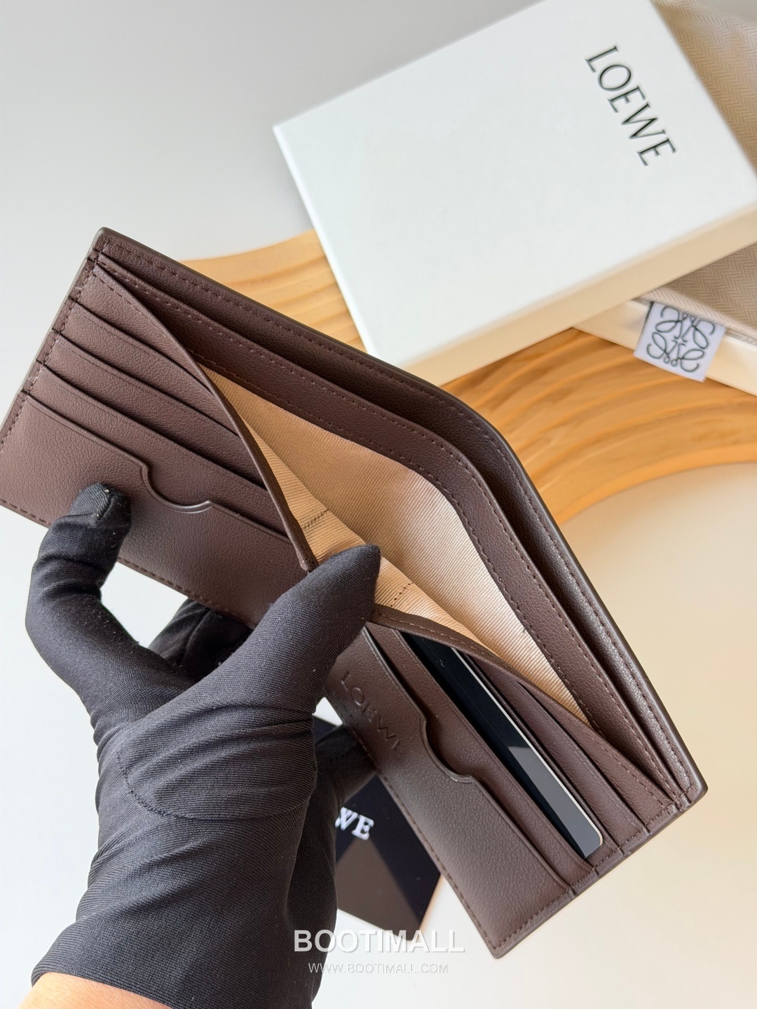 Loewe Puzzle Embossed Calfskin Bi-Fold Wallet 로에베 퍼즐 엠보싱 카프스킨 반지갑 L1140 11cm 9