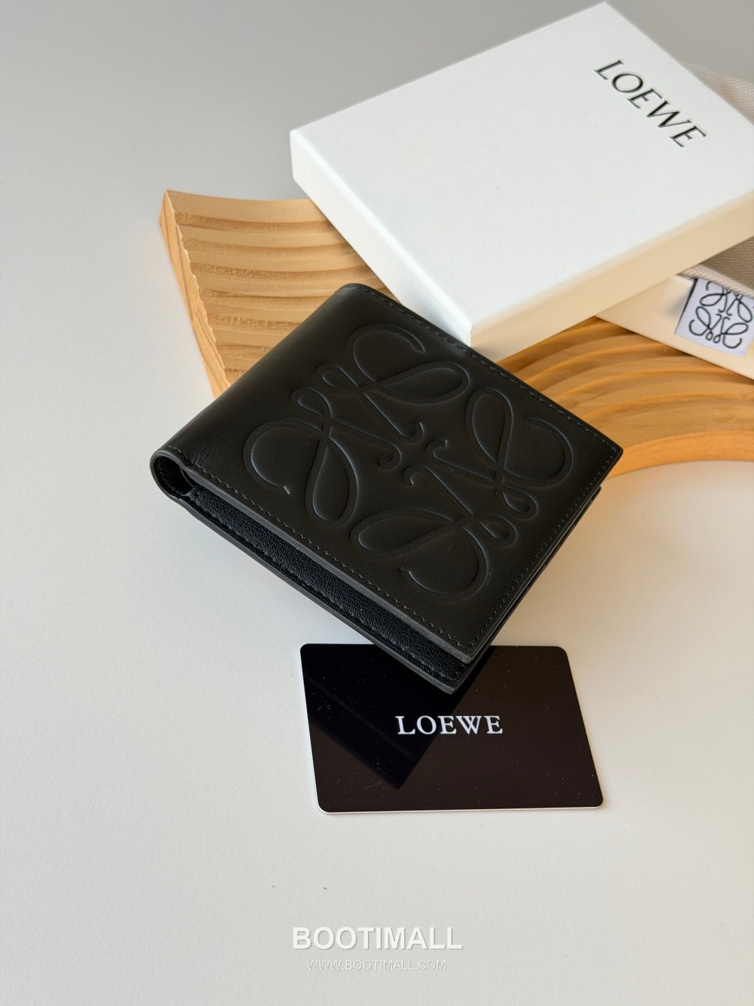 Loewe Puzzle Embossed Calfskin Bi-Fold Wallet 로에베 퍼즐 엠보싱 카프스킨 반지갑 L1140 11cm 4