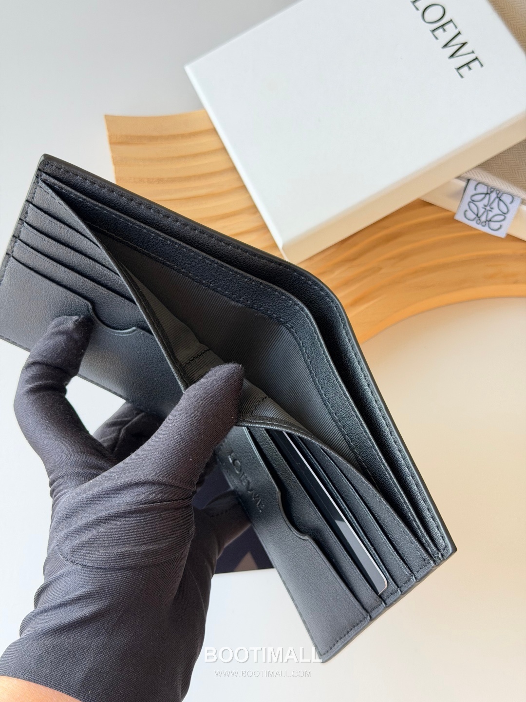 Loewe Puzzle Embossed Calfskin Bi-Fold Wallet 로에베 퍼즐 엠보싱 카프스킨 반지갑 L1140 11cm 9