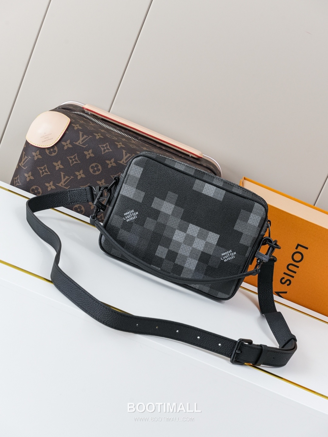 Louis Vuitton Nil Damoflage Black Messenger Bag 루이비통 닐 다모플라쥬 블랙 메신저백 M14988 25cm 3