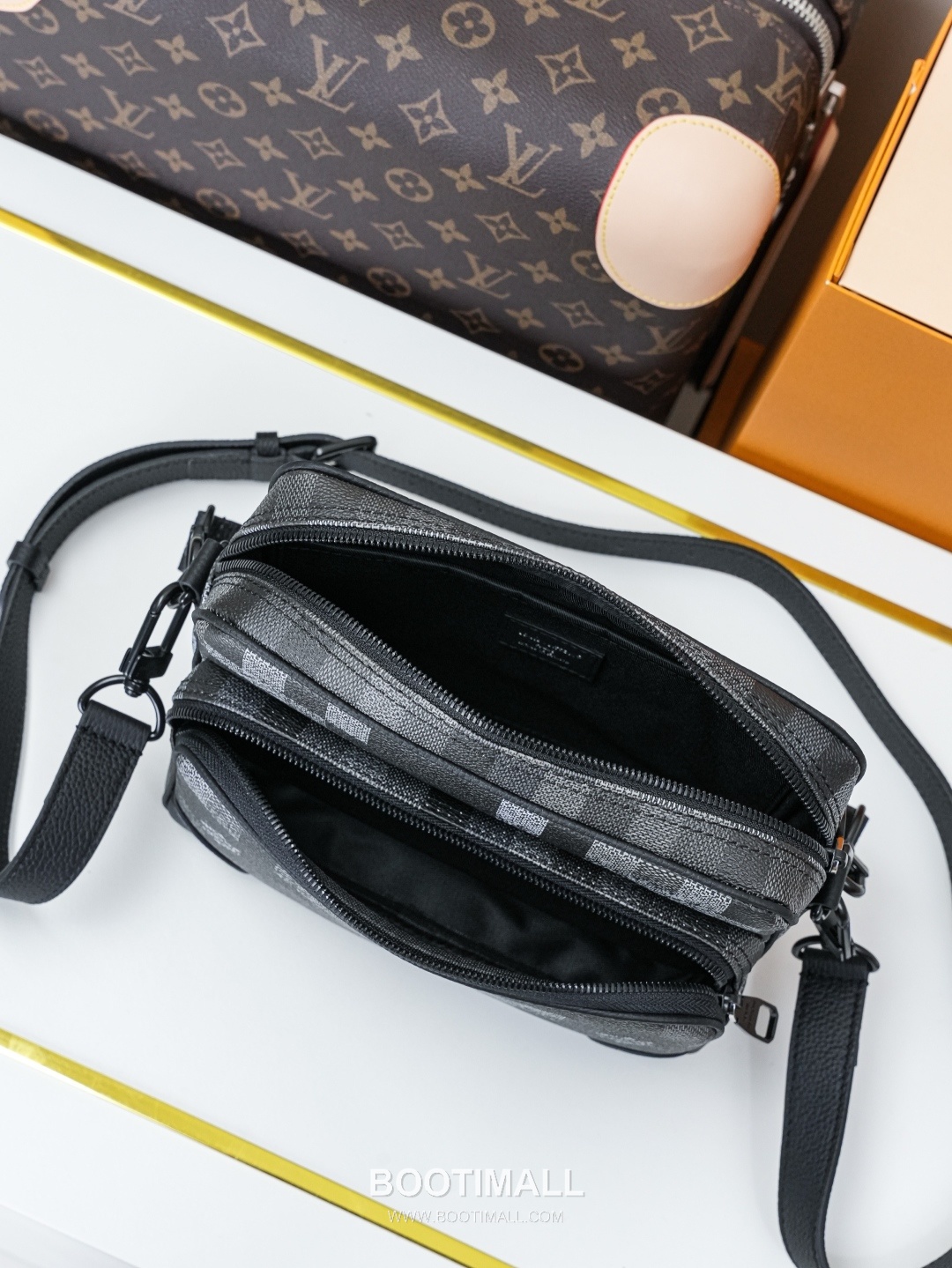 Louis Vuitton Nil Damoflage Black Messenger Bag 루이비통 닐 다모플라쥬 블랙 메신저백 M14988 25cm 7