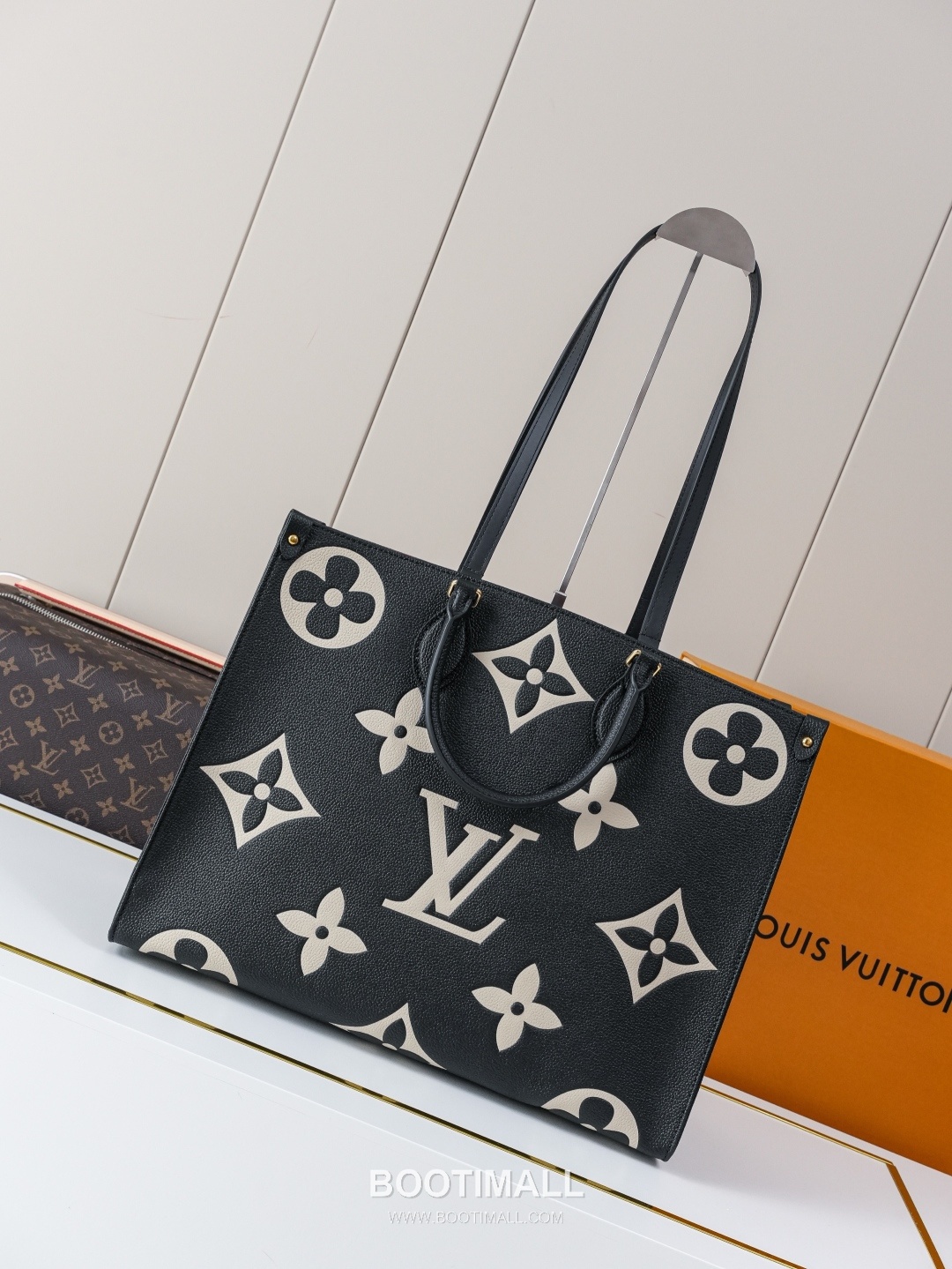 Louis Vuitton OnTheGo Monogram Empreinte Tote Bag 루이비통 온더고 모노그램 앙프렝뜨 토트백 M45945 41cm 4