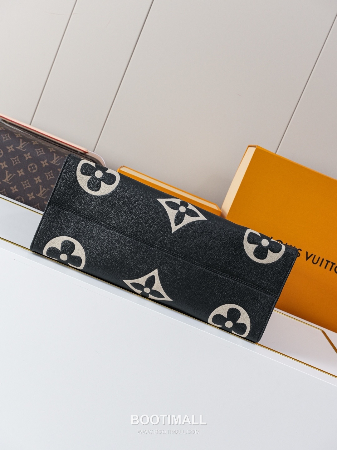 Louis Vuitton OnTheGo Monogram Empreinte Tote Bag 루이비통 온더고 모노그램 앙프렝뜨 토트백 M45945 41cm 5