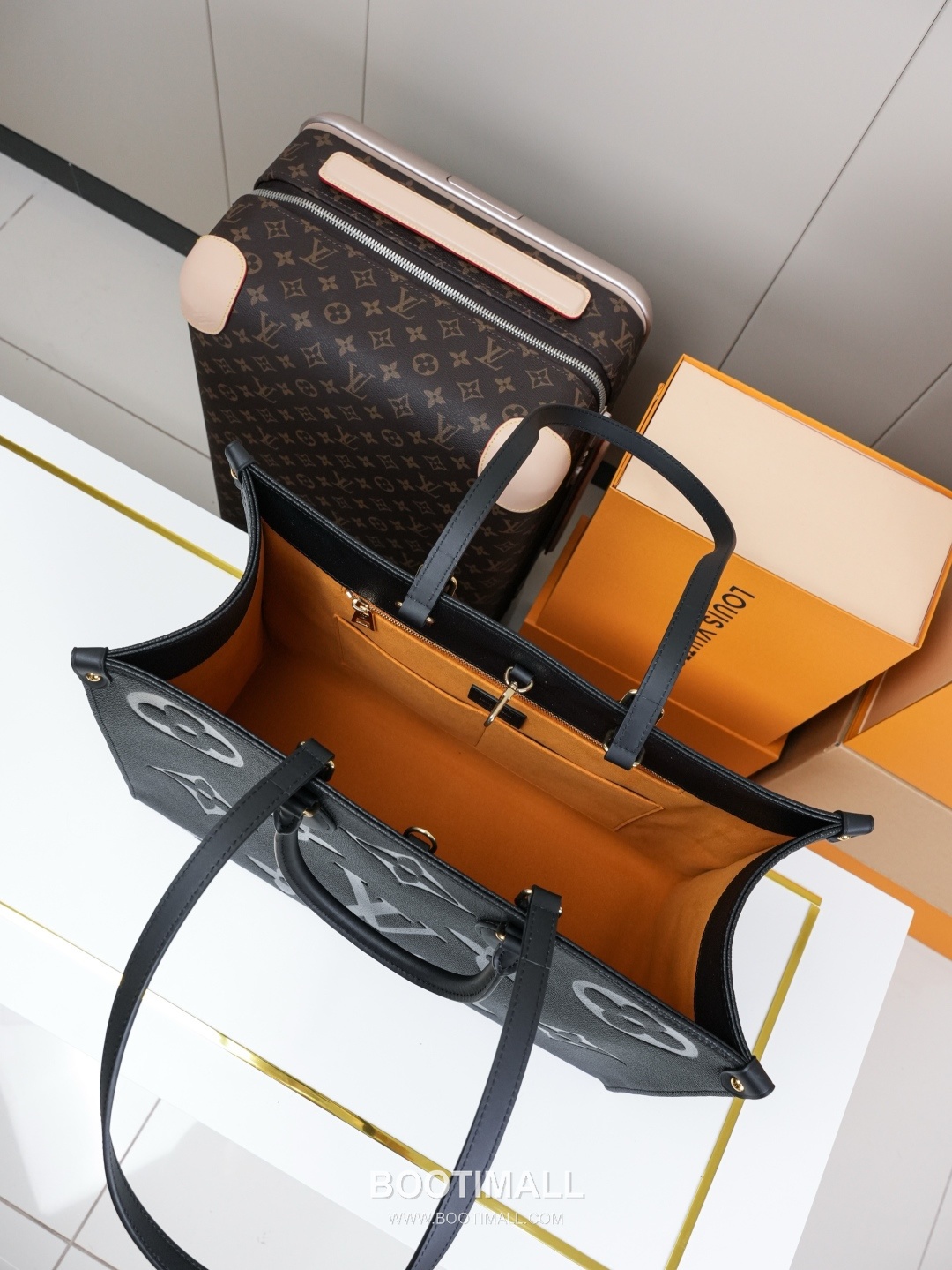 Louis Vuitton OnTheGo Monogram Empreinte Giant Tote Bag 루이비통 온더고 모노그램 앙프렝뜨 자이언트 토트백 M44925 41cm 8