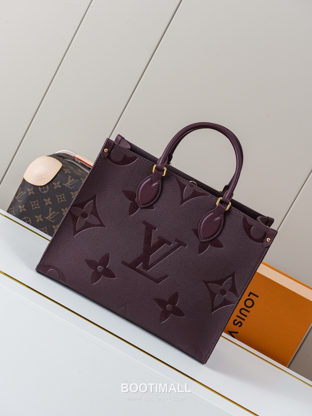 Louis Vuitton OnTheGo MM Monogram Empreinte Tote Bag 루이비통 온더고 MM 모노그램 앙프렝뜨 토트백 M12967 35cm 3
