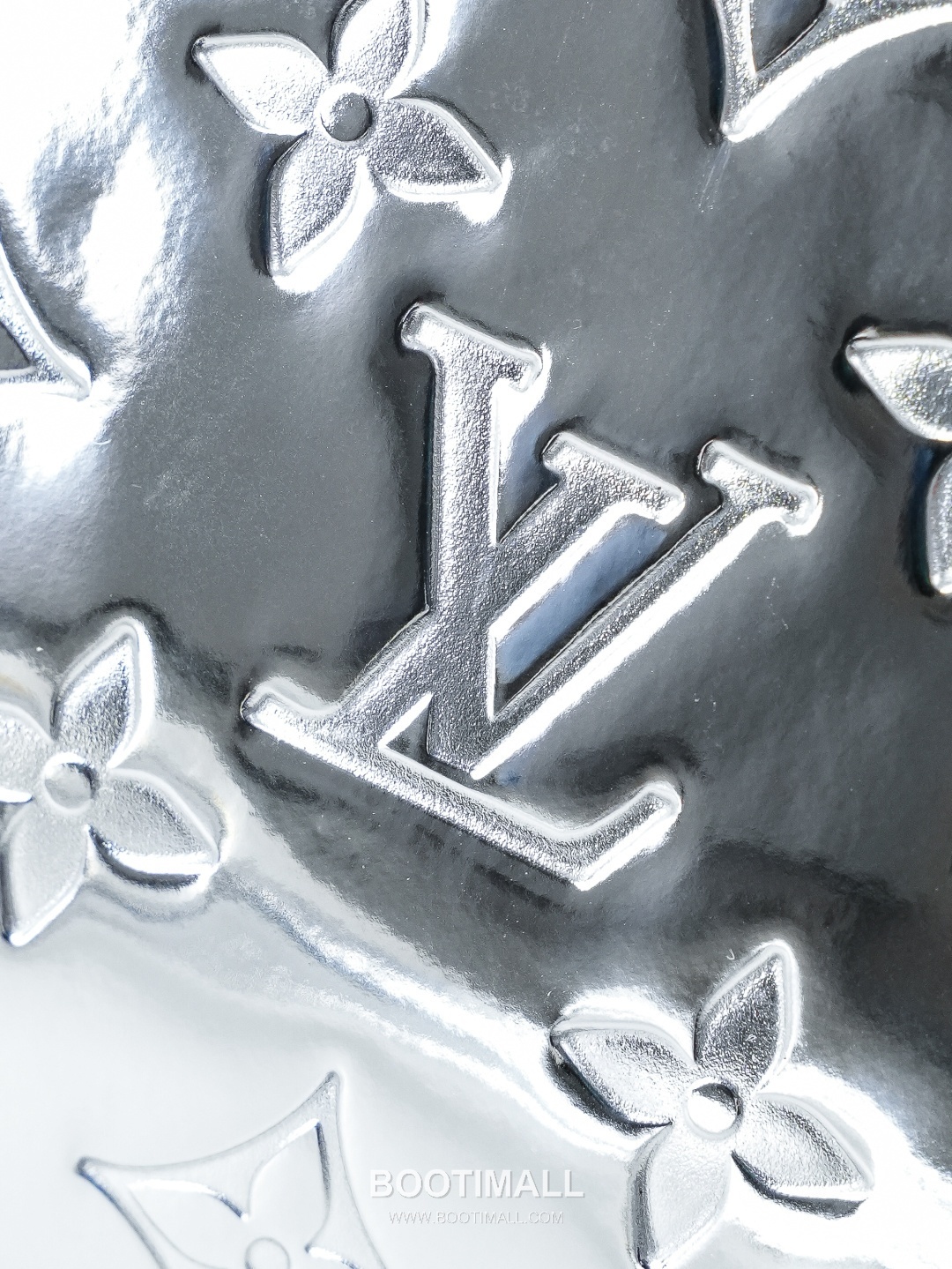 Louis Vuitton OnTheGo PM Monogram Miroir Tote Bag 루이비통 온더고 PM 모노그램 미로아 토트백 M26373 25cm 6