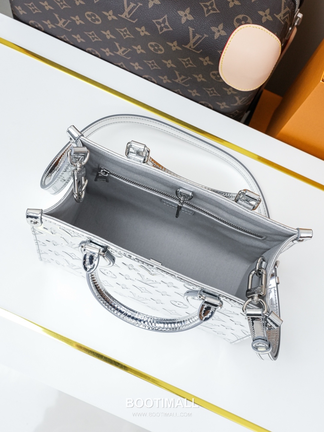 Louis Vuitton OnTheGo PM Monogram Miroir Tote Bag 루이비통 온더고 PM 모노그램 미로아 토트백 M26373 25cm 7