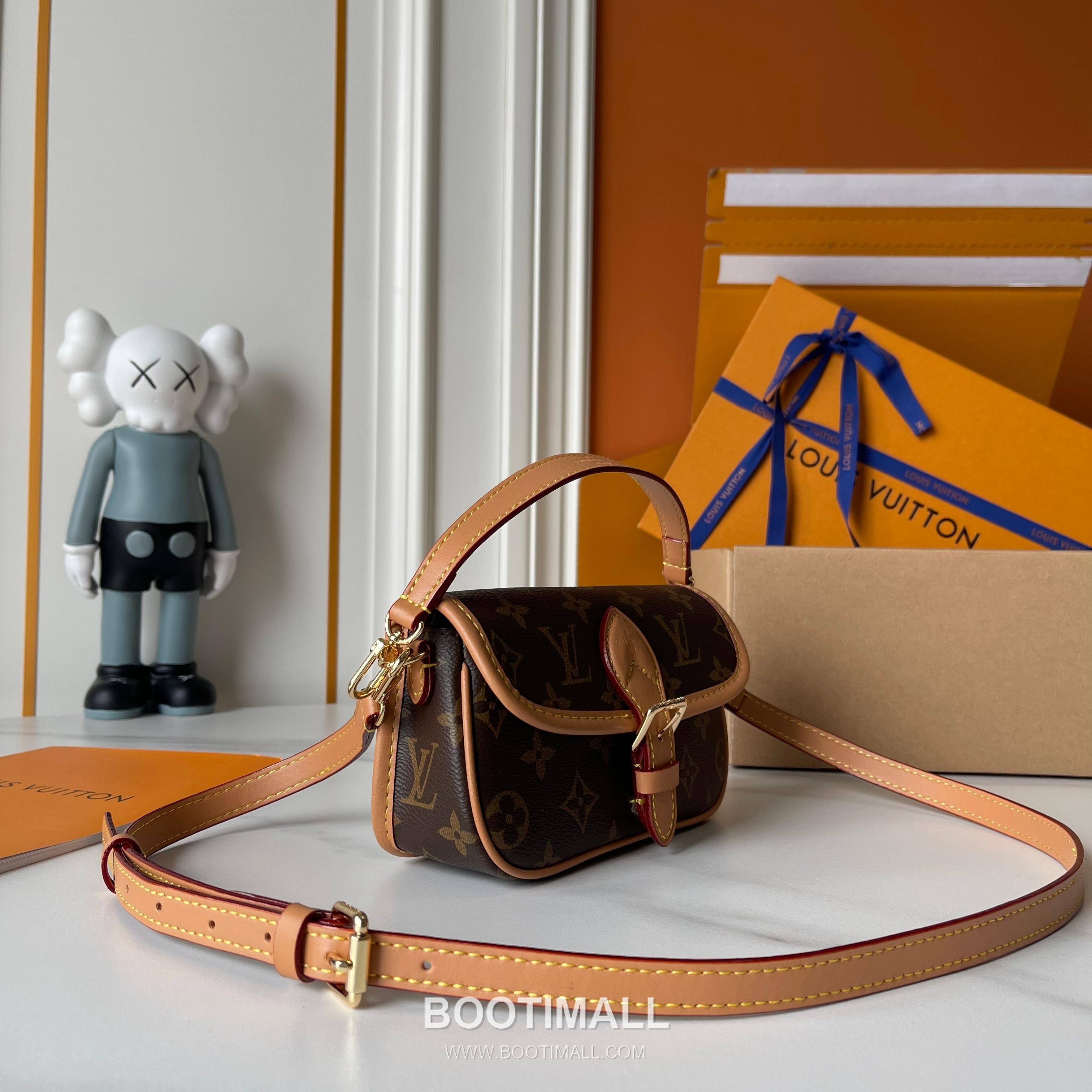 Louis Vuitton Nano Diane Monogram Multicolor Shoulder Bag 루이비통 나노 디안느 모노그램 멀티컬러 숄더백 M14194 19cm 2