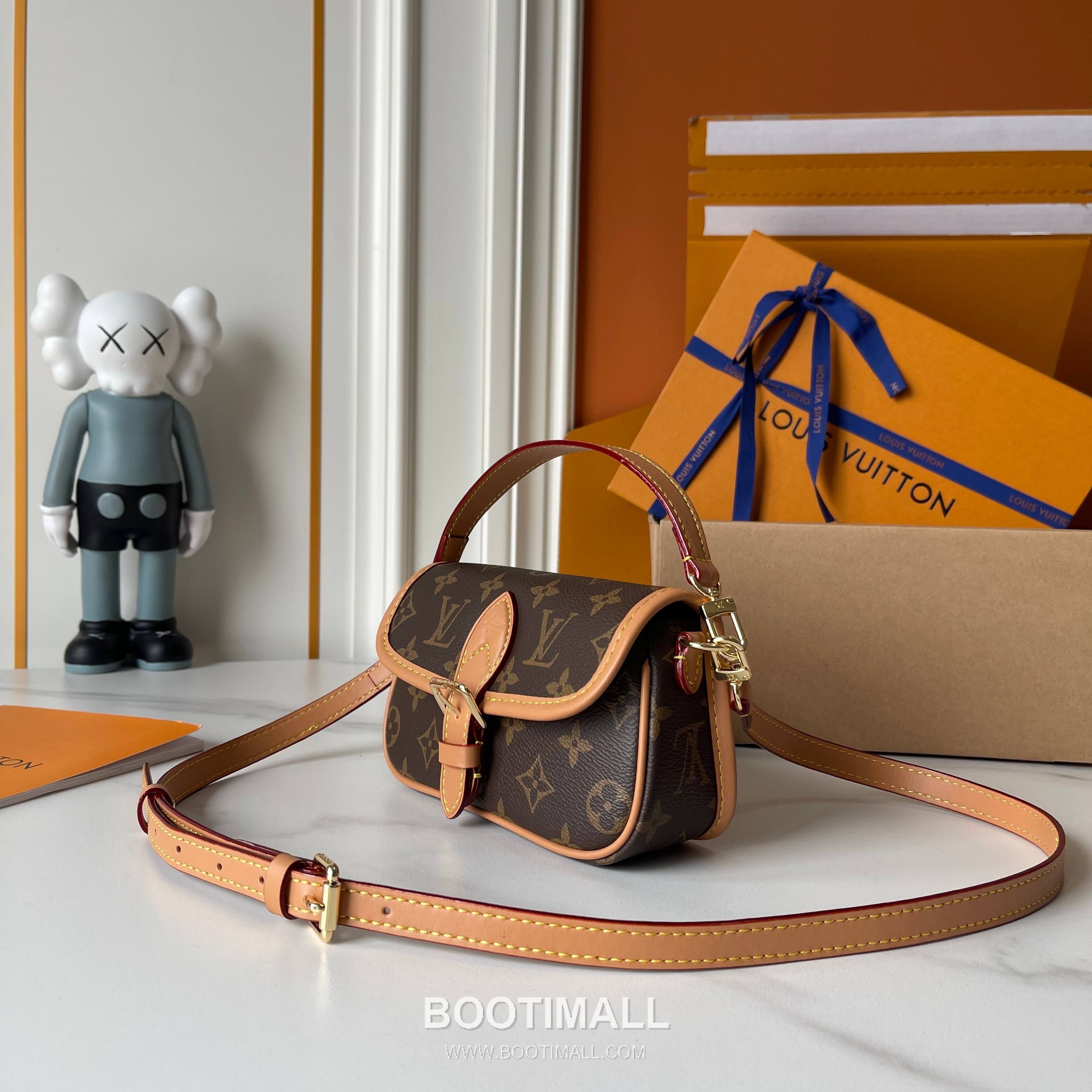 Louis Vuitton Nano Diane Monogram Multicolor Shoulder Bag 루이비통 나노 디안느 모노그램 멀티컬러 숄더백 M14194 19cm 3