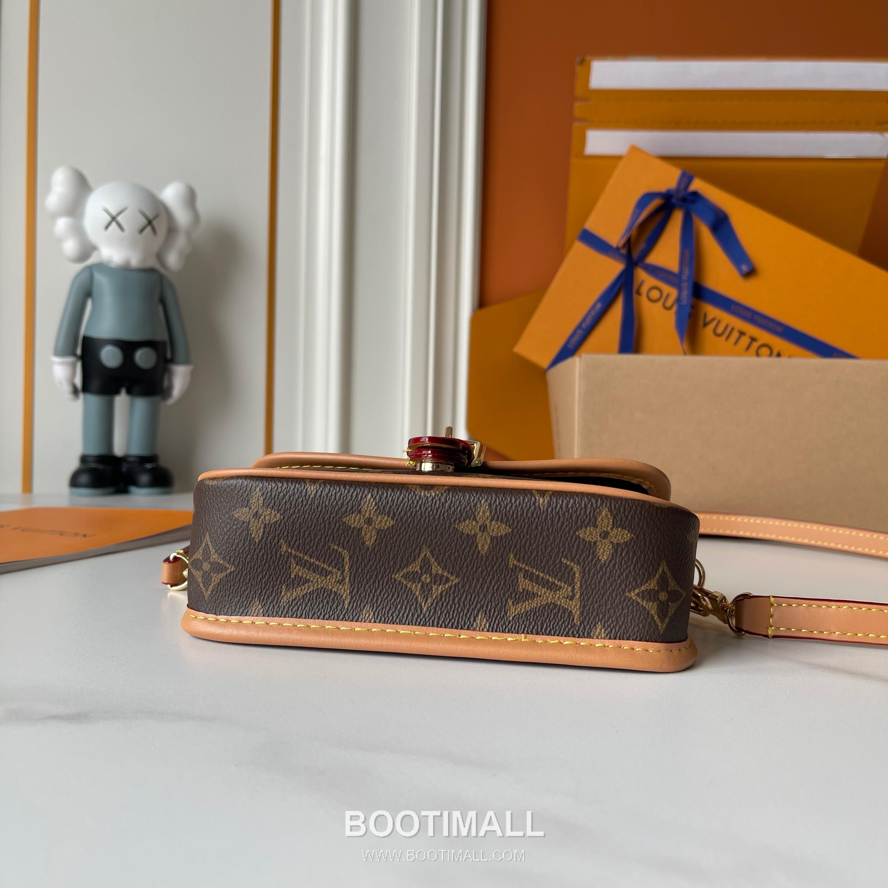 Louis Vuitton Nano Diane Monogram Multicolor Shoulder Bag 루이비통 나노 디안느 모노그램 멀티컬러 숄더백 M14194 19cm 5