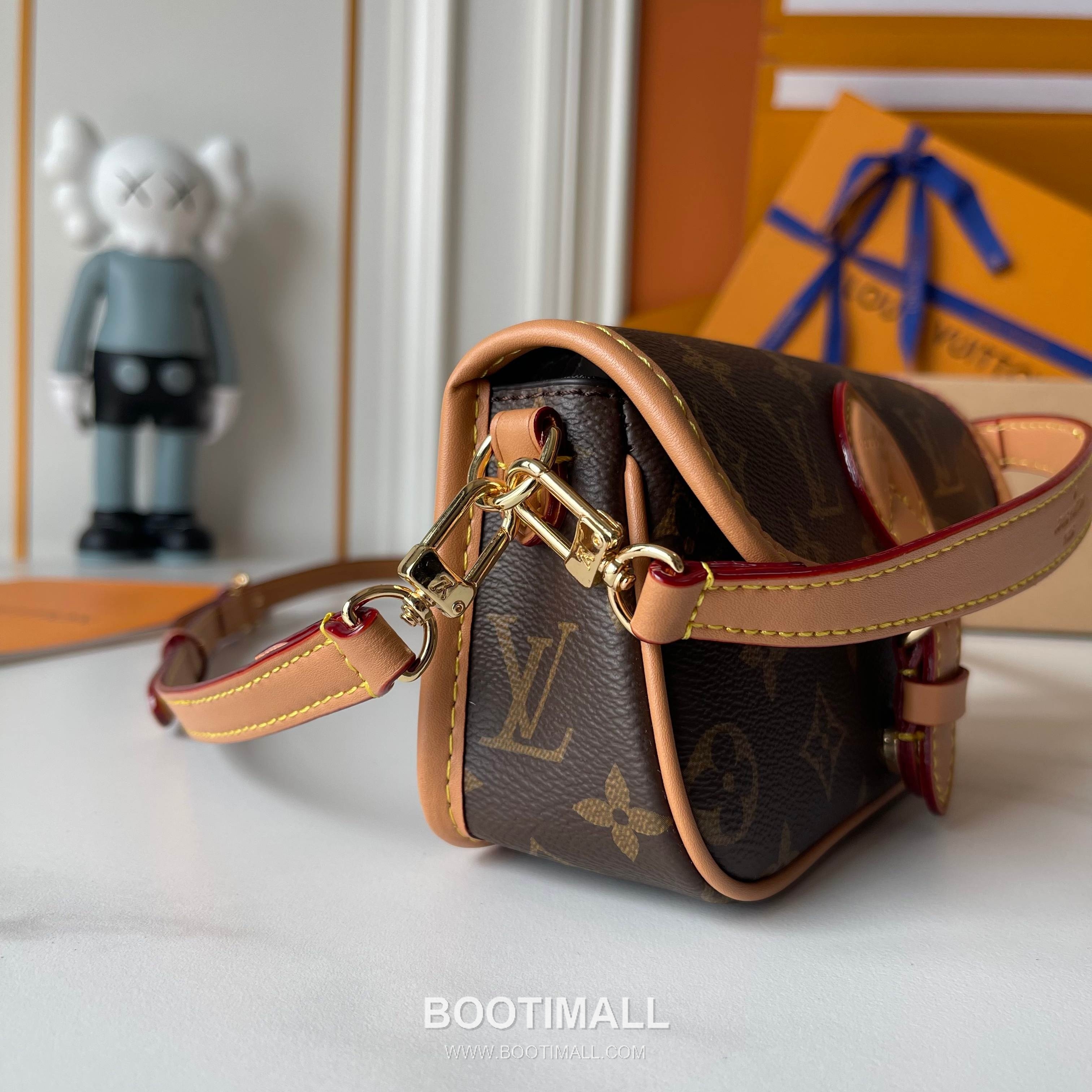 Louis Vuitton Nano Diane Monogram Multicolor Shoulder Bag 루이비통 나노 디안느 모노그램 멀티컬러 숄더백 M14194 19cm 7