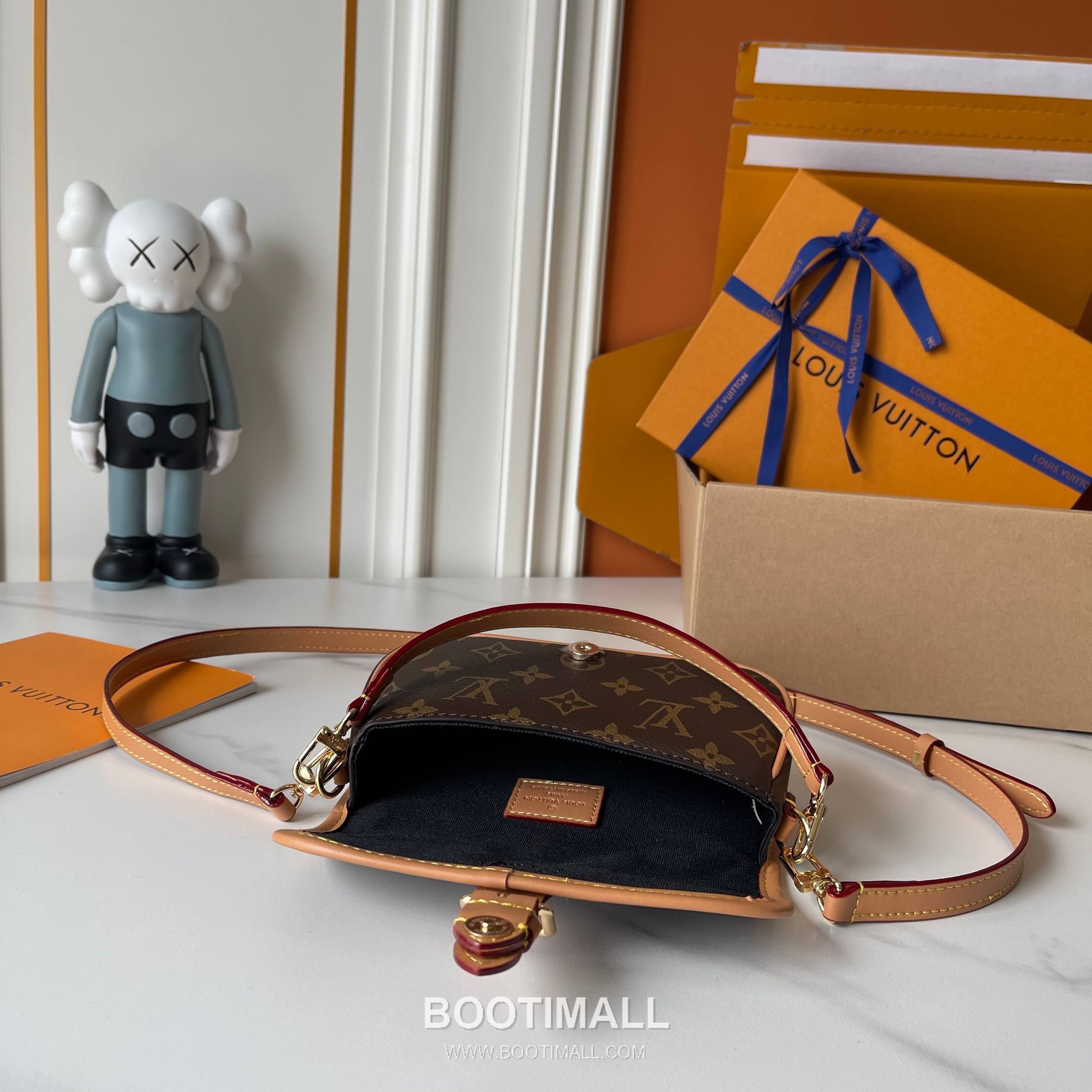 Louis Vuitton Nano Diane Monogram Multicolor Shoulder Bag 루이비통 나노 디안느 모노그램 멀티컬러 숄더백 M14194 19cm 8