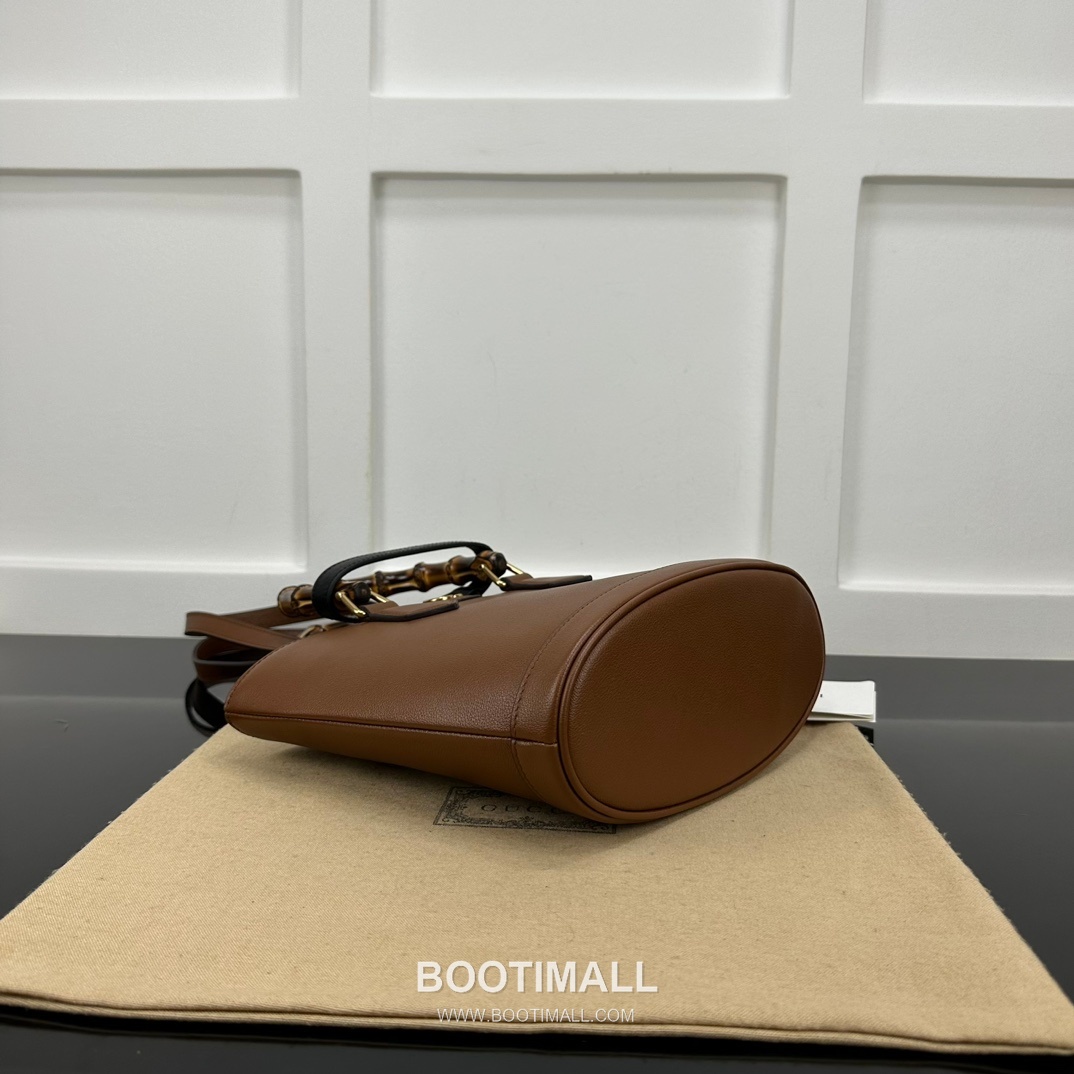 Gucci Leather Bucket Bag 구찌 레더 버킷백 750396 22cm 4