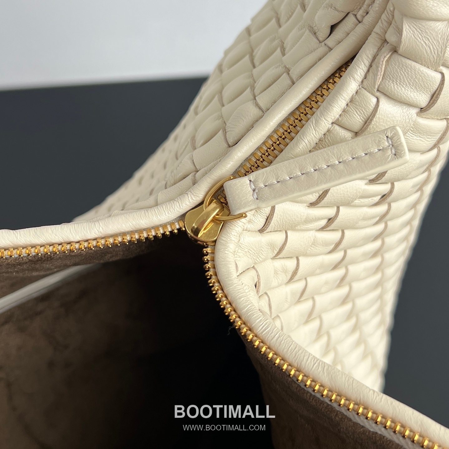 Bottega Veneta Intrecciato Nappa Hobo Shoulder Bag 보테가베네타 인트레치아토 나파 호보 숄더백 59cm 7