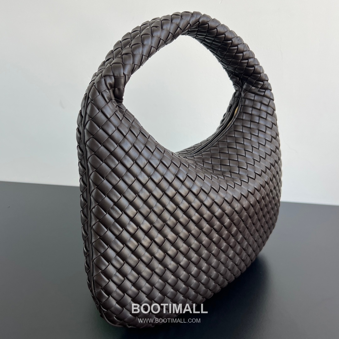 Bottega Veneta Veneta Intrecciato Nappa Hobo Shoulder Bag 보테가베네타 베네타 인트레치아토 나파 호보 숄더백 44cm 2