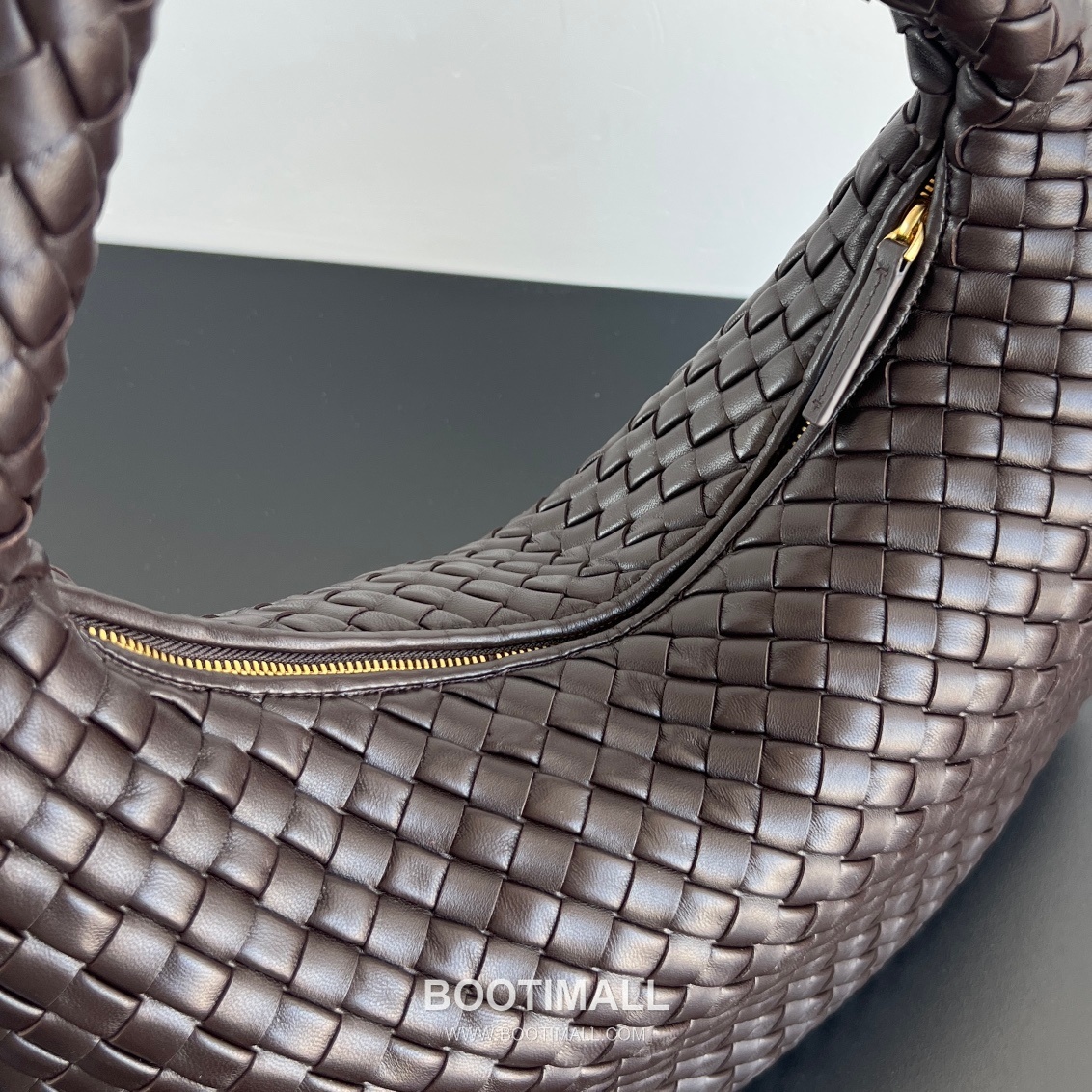 Bottega Veneta Veneta Intrecciato Nappa Hobo Shoulder Bag 보테가베네타 베네타 인트레치아토 나파 호보 숄더백 44cm 4