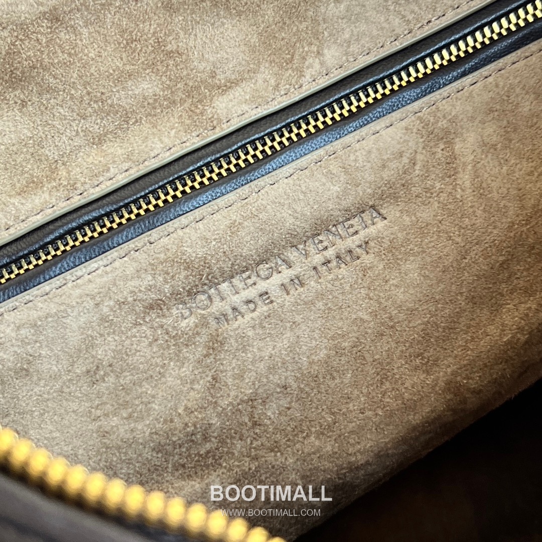 Bottega Veneta Veneta Intrecciato Nappa Hobo Shoulder Bag 보테가베네타 베네타 인트레치아토 나파 호보 숄더백 44cm 8