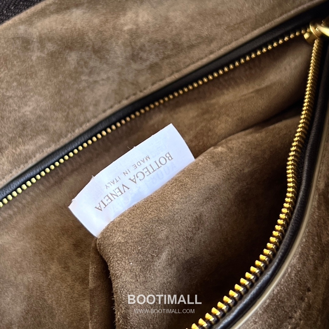 Bottega Veneta Veneta Intrecciato Nappa Hobo Shoulder Bag 보테가베네타 베네타 인트레치아토 나파 호보 숄더백 44cm 9
