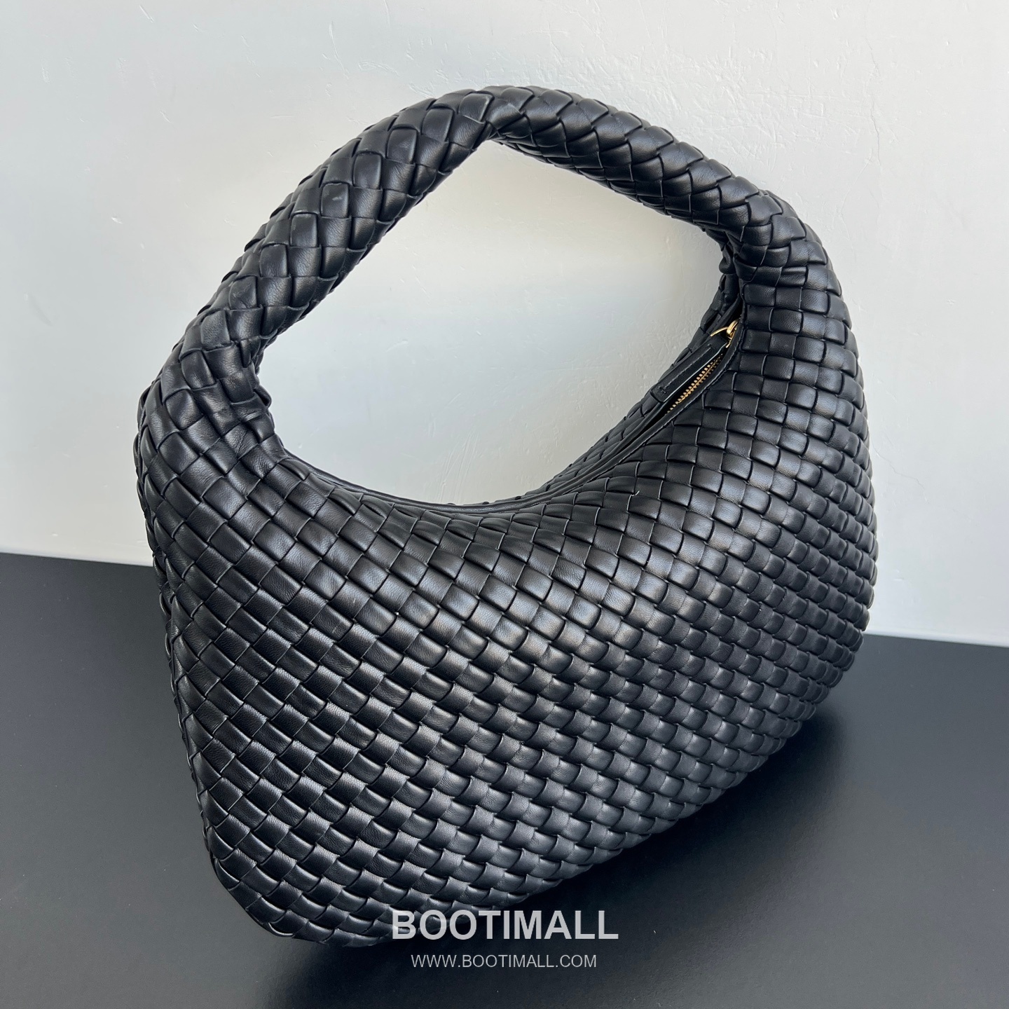 Bottega Veneta Veneta Intrecciato Nappa Hobo Shoulder Bag 보테가베네타 베네타 인트레치아토 나파 호보 숄더백 44cm 2