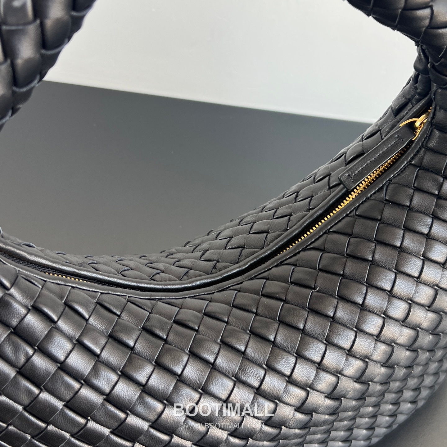 Bottega Veneta Veneta Intrecciato Nappa Hobo Shoulder Bag 보테가베네타 베네타 인트레치아토 나파 호보 숄더백 44cm 5