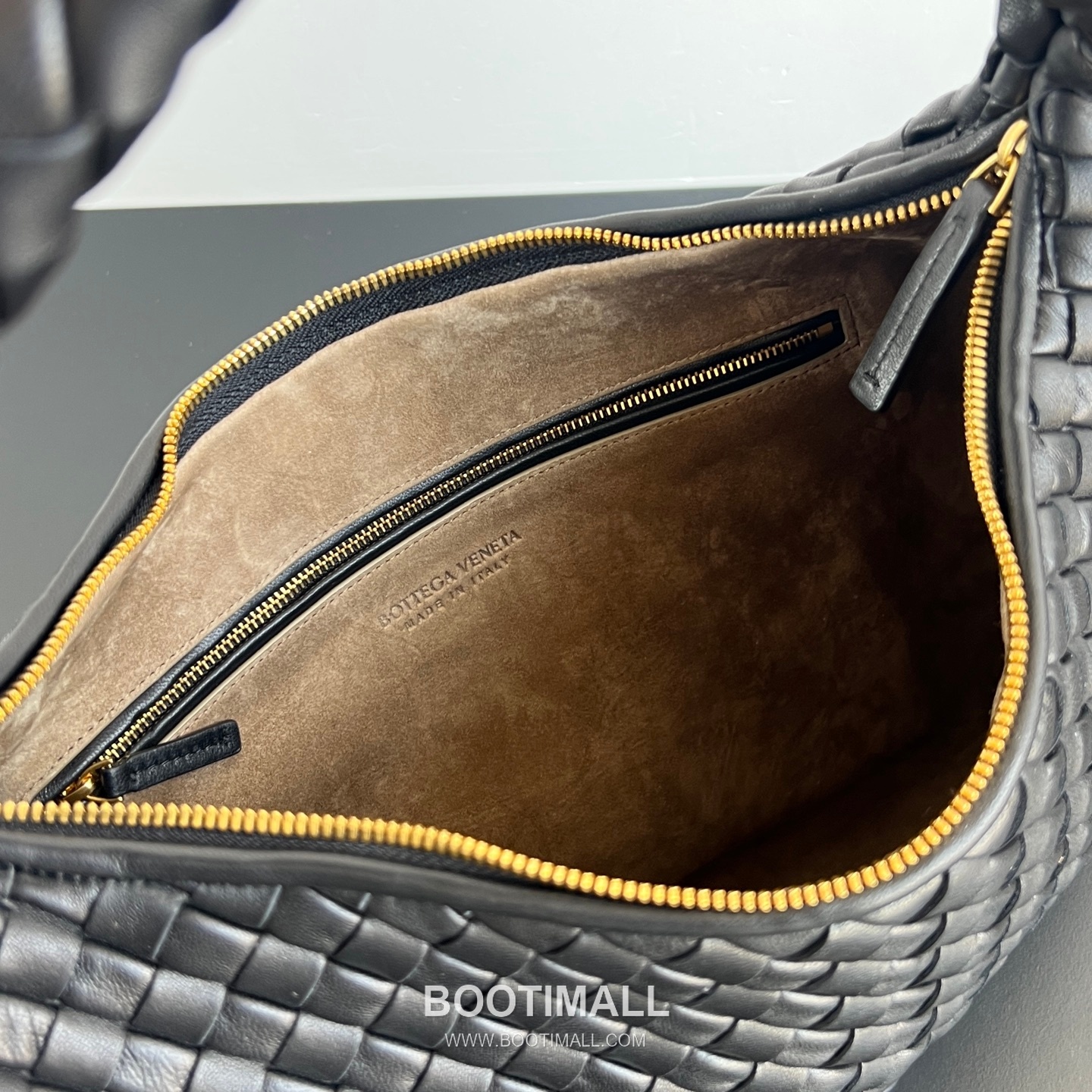 Bottega Veneta Veneta Intrecciato Nappa Hobo Shoulder Bag 보테가베네타 베네타 인트레치아토 나파 호보 숄더백 44cm 6