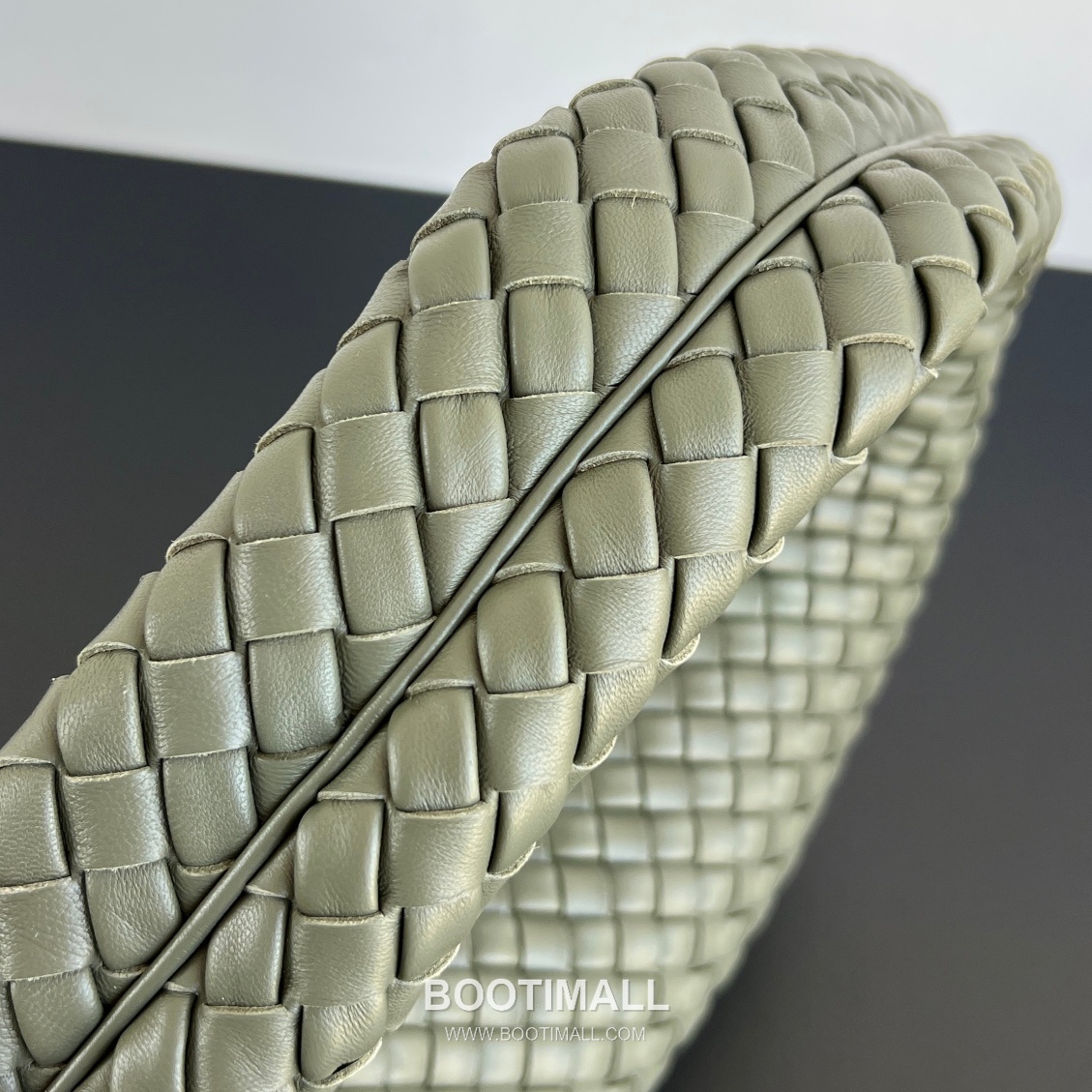 Bottega Veneta Veneta Intrecciato Nappa Hobo Shoulder Bag 보테가베네타 베네타 인트레치아토 나파 호보 숄더백 44cm 4