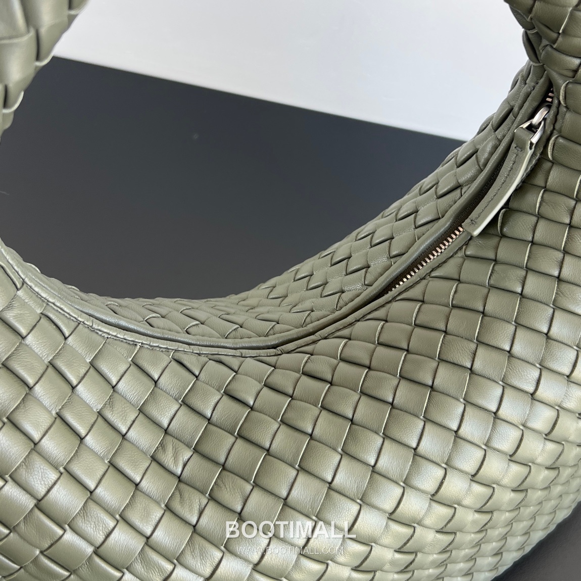 Bottega Veneta Veneta Intrecciato Nappa Hobo Shoulder Bag 보테가베네타 베네타 인트레치아토 나파 호보 숄더백 44cm 5