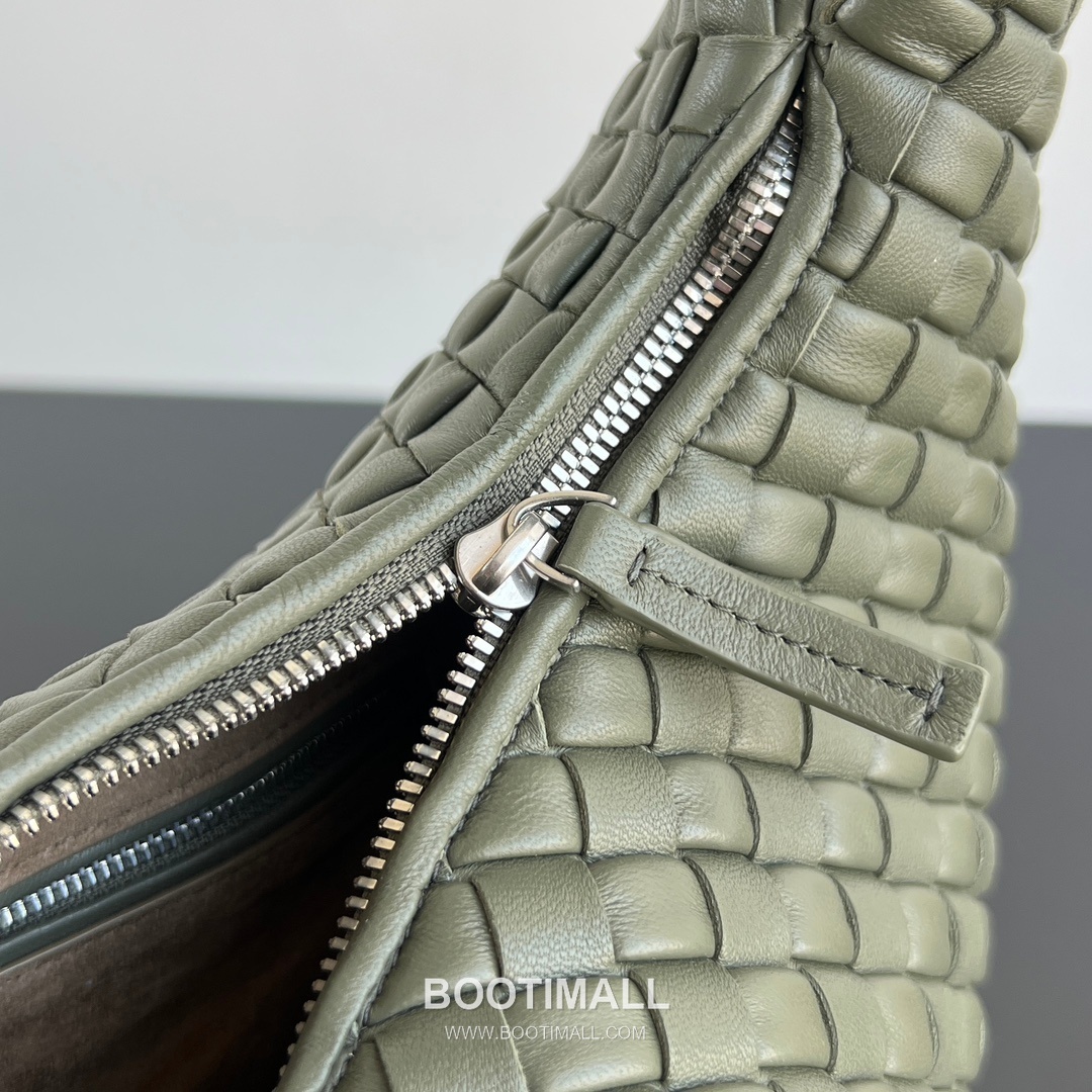 Bottega Veneta Veneta Intrecciato Nappa Hobo Shoulder Bag 보테가베네타 베네타 인트레치아토 나파 호보 숄더백 44cm 6
