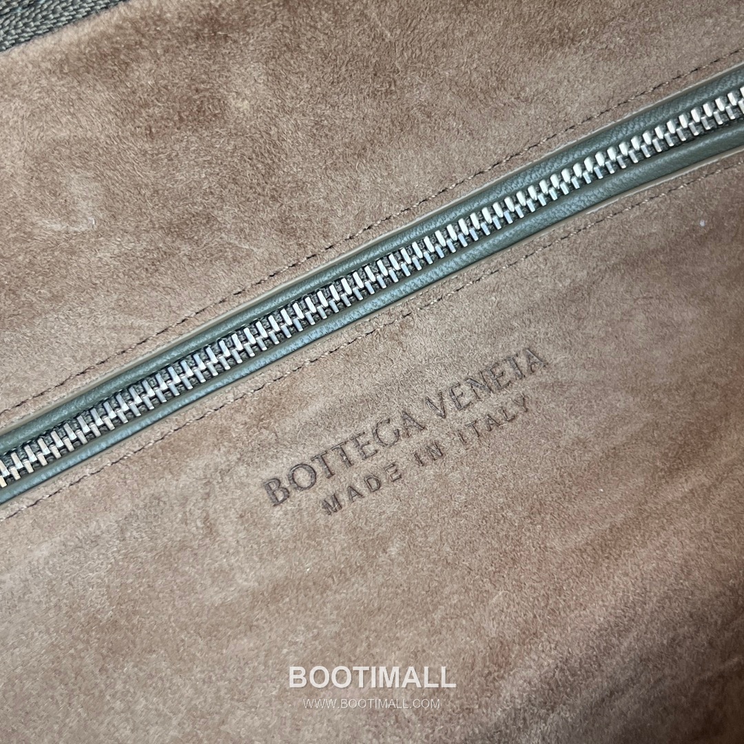 Bottega Veneta Veneta Intrecciato Nappa Hobo Shoulder Bag 보테가베네타 베네타 인트레치아토 나파 호보 숄더백 44cm 8