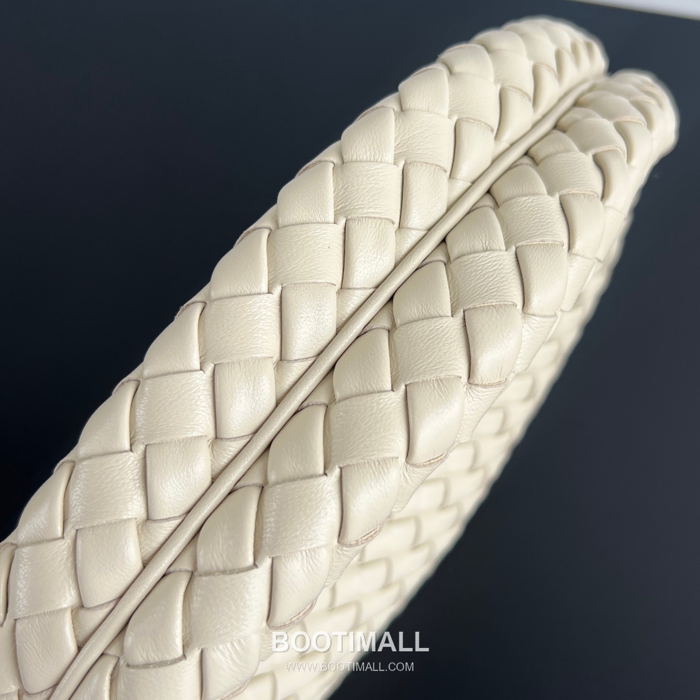 Bottega Veneta Veneta Intrecciato Nappa Hobo Shoulder Bag 보테가베네타 베네타 인트레치아토 나파 호보 숄더백 35cm 5