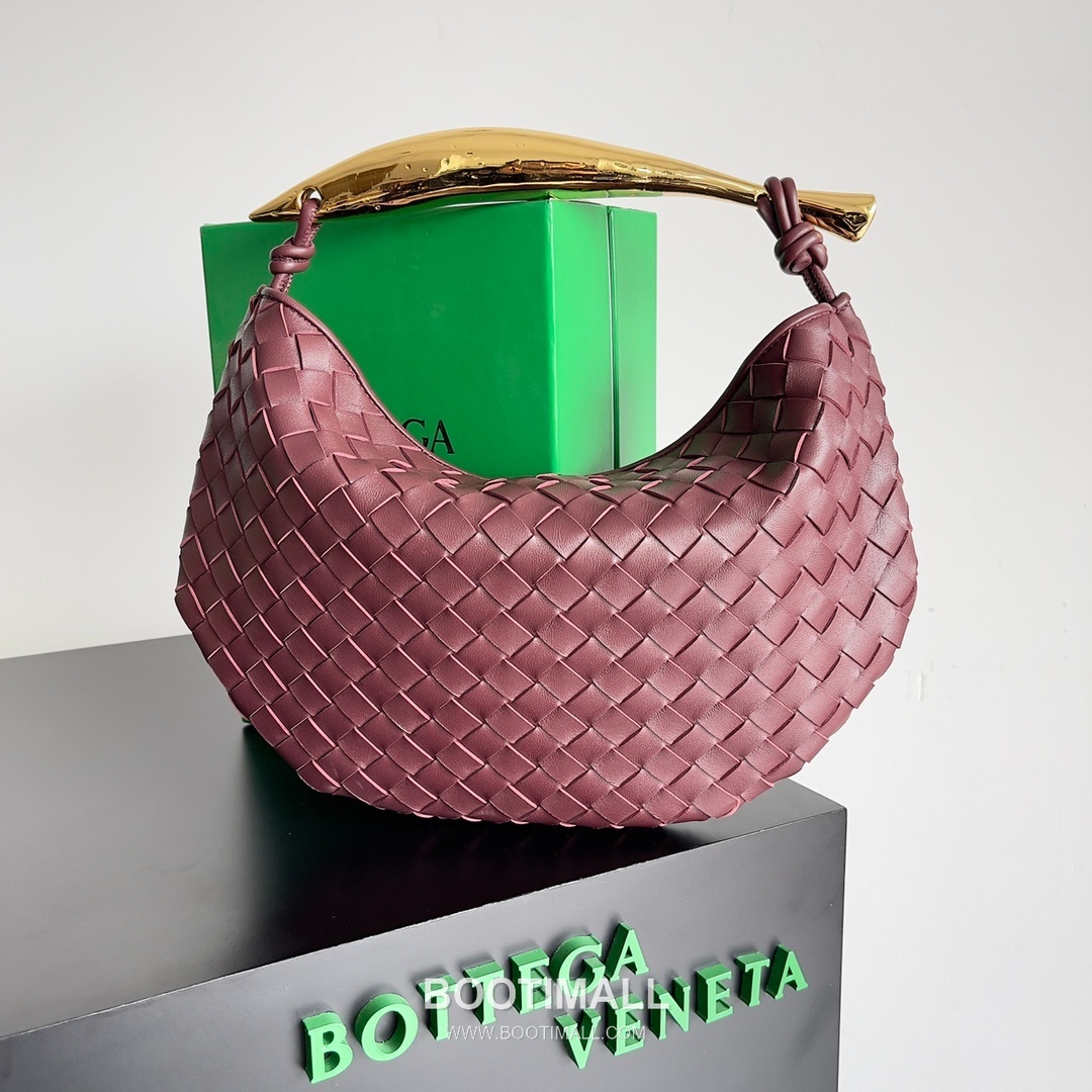 Bottega Veneta Sardine Intrecciato Nappa Leather Top Handle Bag 보테가베네타 사르딘 인트레치아토 나파 탑핸들백 36cm 1