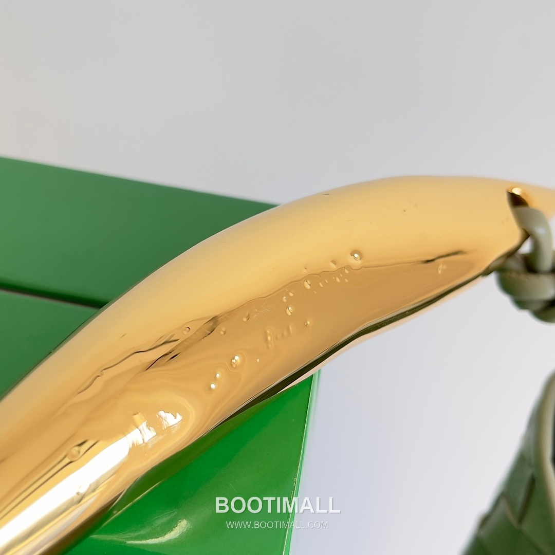 Bottega Veneta Sardine Intrecciato Nappa Leather Top Handle Bag 보테가베네타 사르딘 인트레치아토 나파 탑핸들백 36cm 4