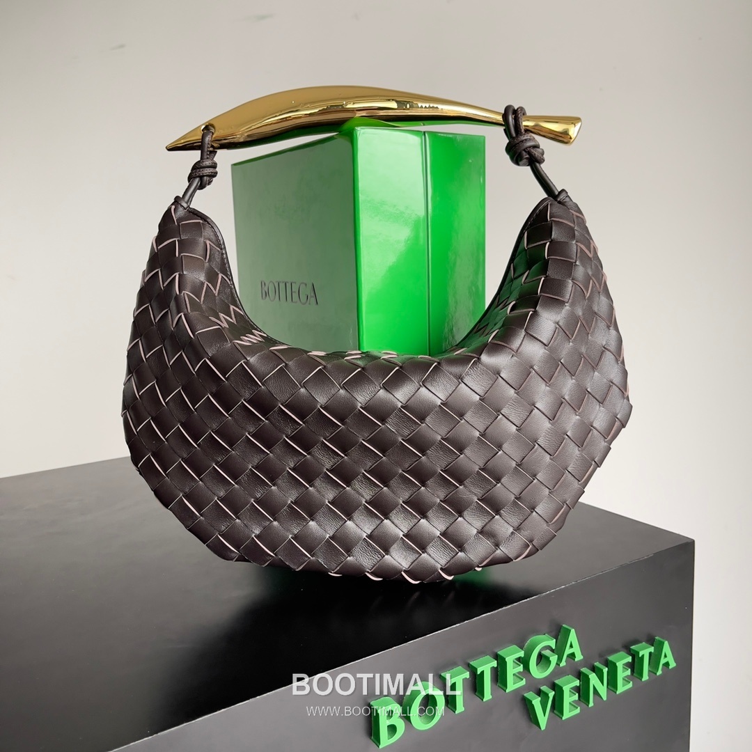 Bottega Veneta Sardine Intrecciato Nappa Leather Top Handle Bag 보테가베네타 사르딘 인트레치아토 나파 탑핸들백 36cm 1