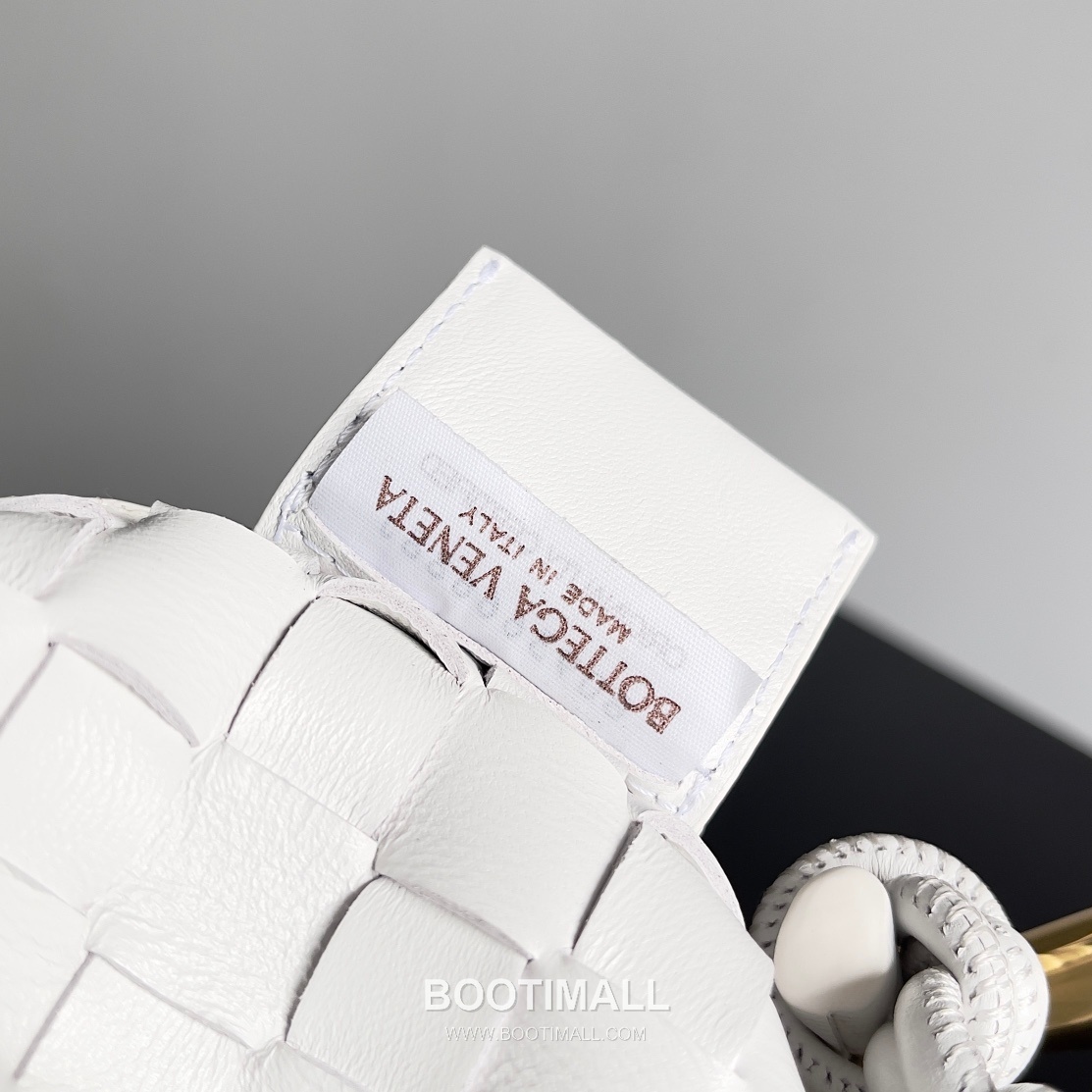 Bottega Veneta Sardine Intrecciato Nappa Leather Top Handle Bag 보테가베네타 사르딘 인트레치아토 나파 탑핸들백 36cm 9