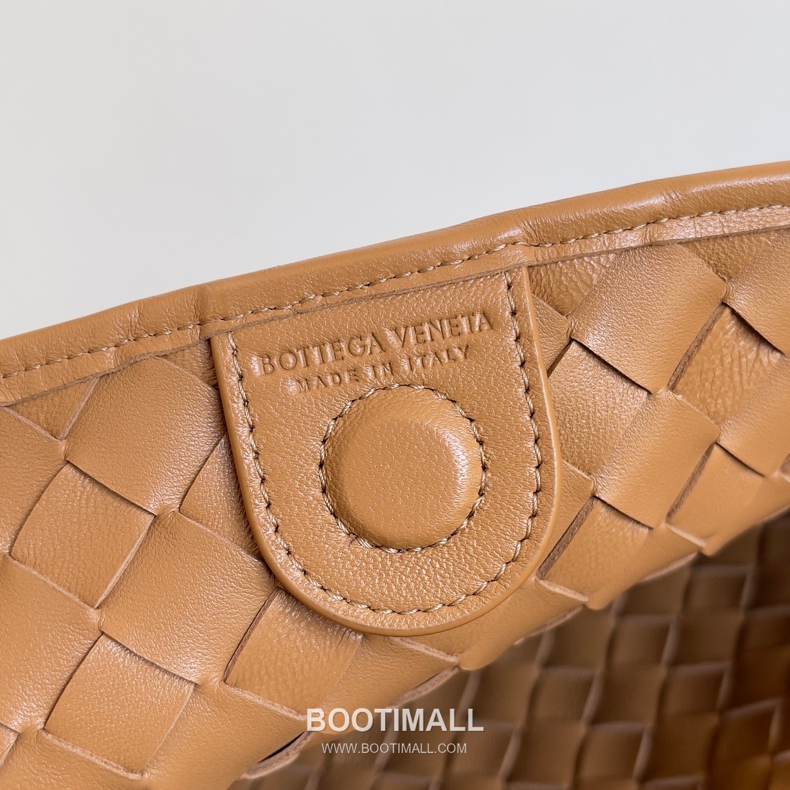 Bottega Veneta Sardine Intrecciato Nappa Leather Top Handle Bag 보테가베네타 사르딘 인트레치아토 나파 탑핸들백 36cm 8