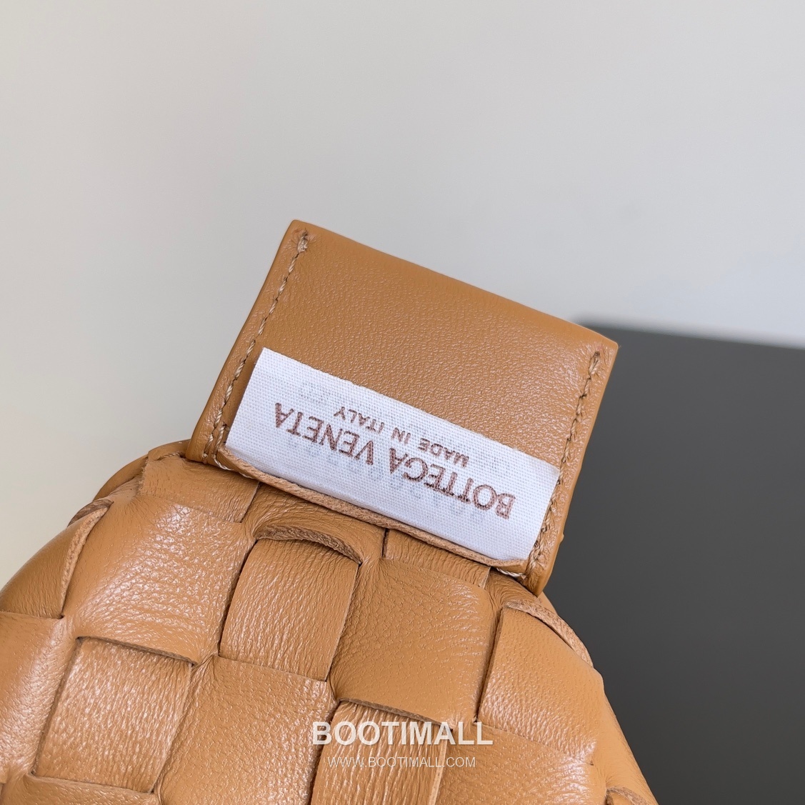 Bottega Veneta Sardine Intrecciato Nappa Leather Top Handle Bag 보테가베네타 사르딘 인트레치아토 나파 탑핸들백 36cm 9