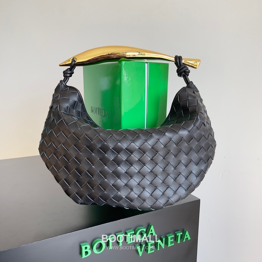 Bottega Veneta Sardine Intrecciato Nappa Leather Top Handle Bag 보테가베네타 사르딘 인트레치아토 나파 탑핸들백 36cm 1