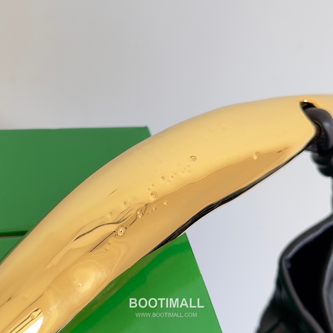 Bottega Veneta Sardine Intrecciato Nappa Leather Top Handle Bag 보테가베네타 사르딘 인트레치아토 나파 탑핸들백 36cm 4