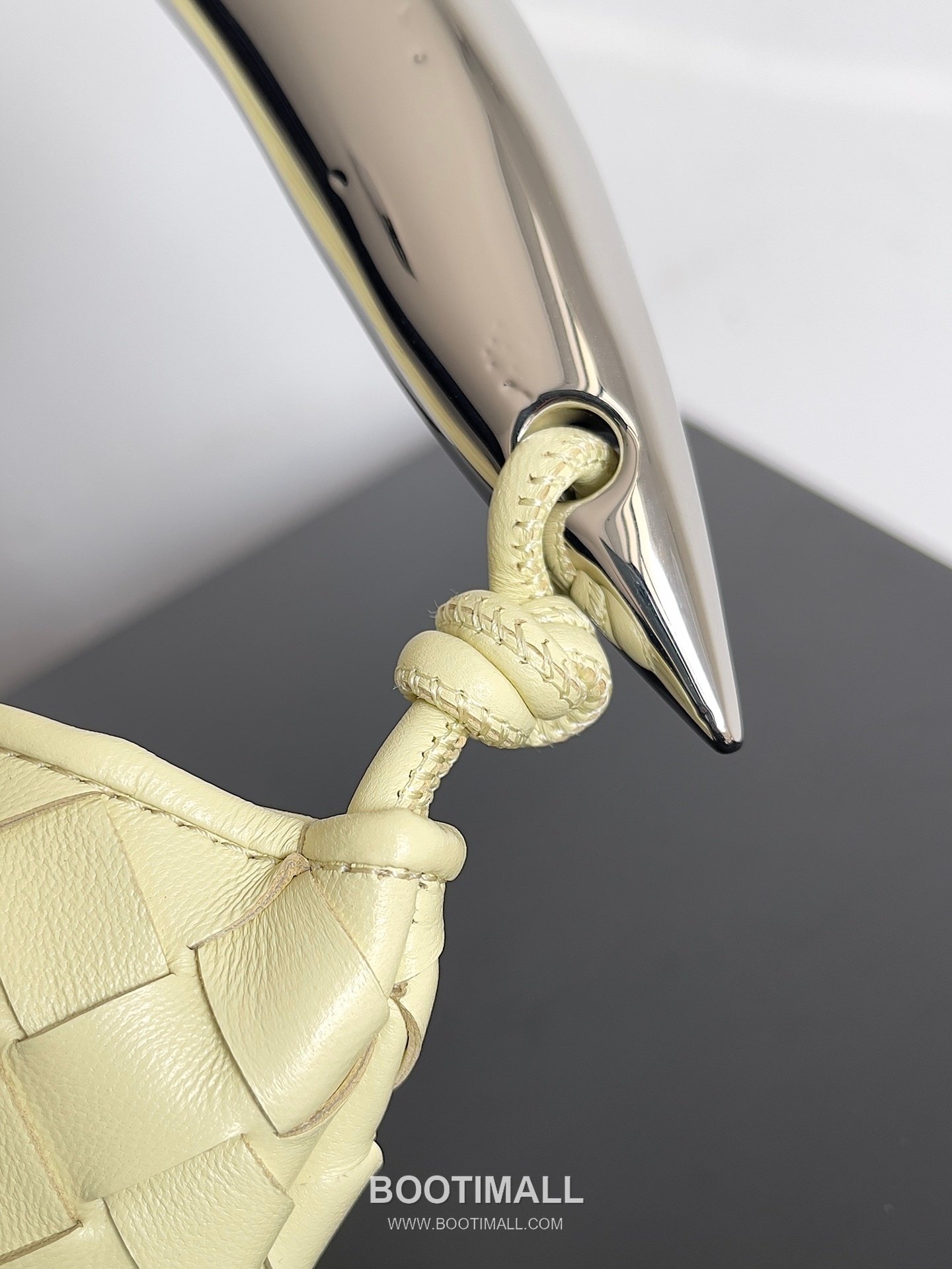 Bottega Veneta Sardine Intrecciato Nappa Leather Top Handle Bag 보테가베네타 사르딘 인트레치아토 나파 탑핸들백 36cm 5