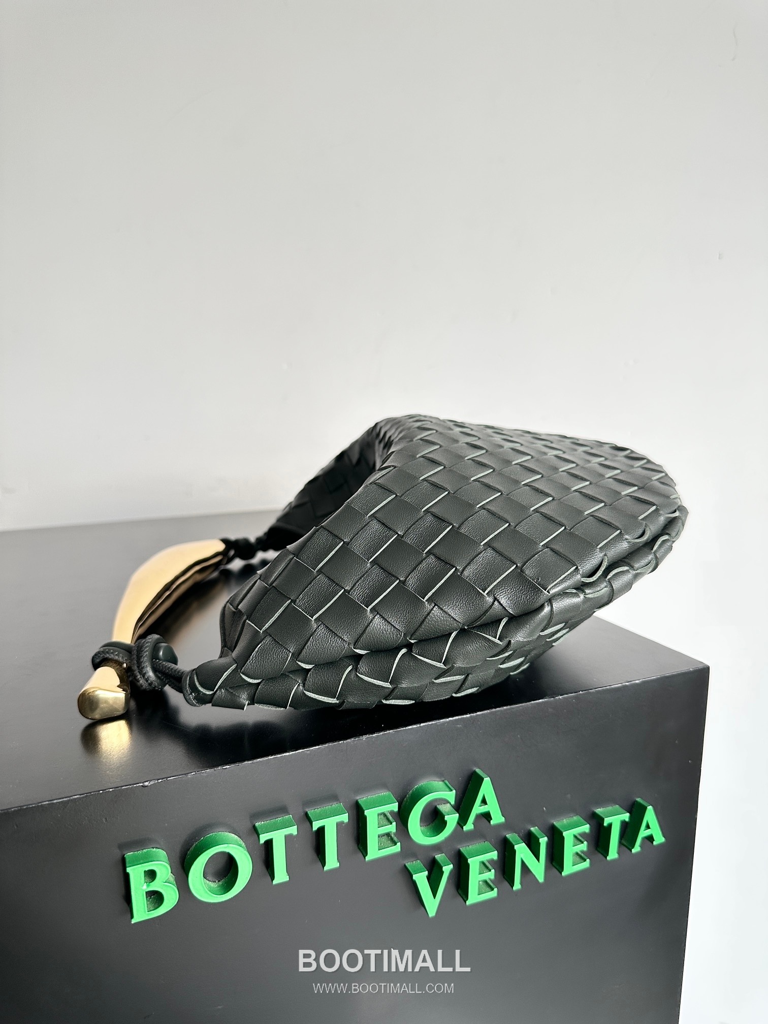 Bottega Veneta Sardine Intrecciato Nappa Leather Top Handle Bag 보테가베네타 사르딘 인트레치아토 나파 탑핸들백 36cm 3