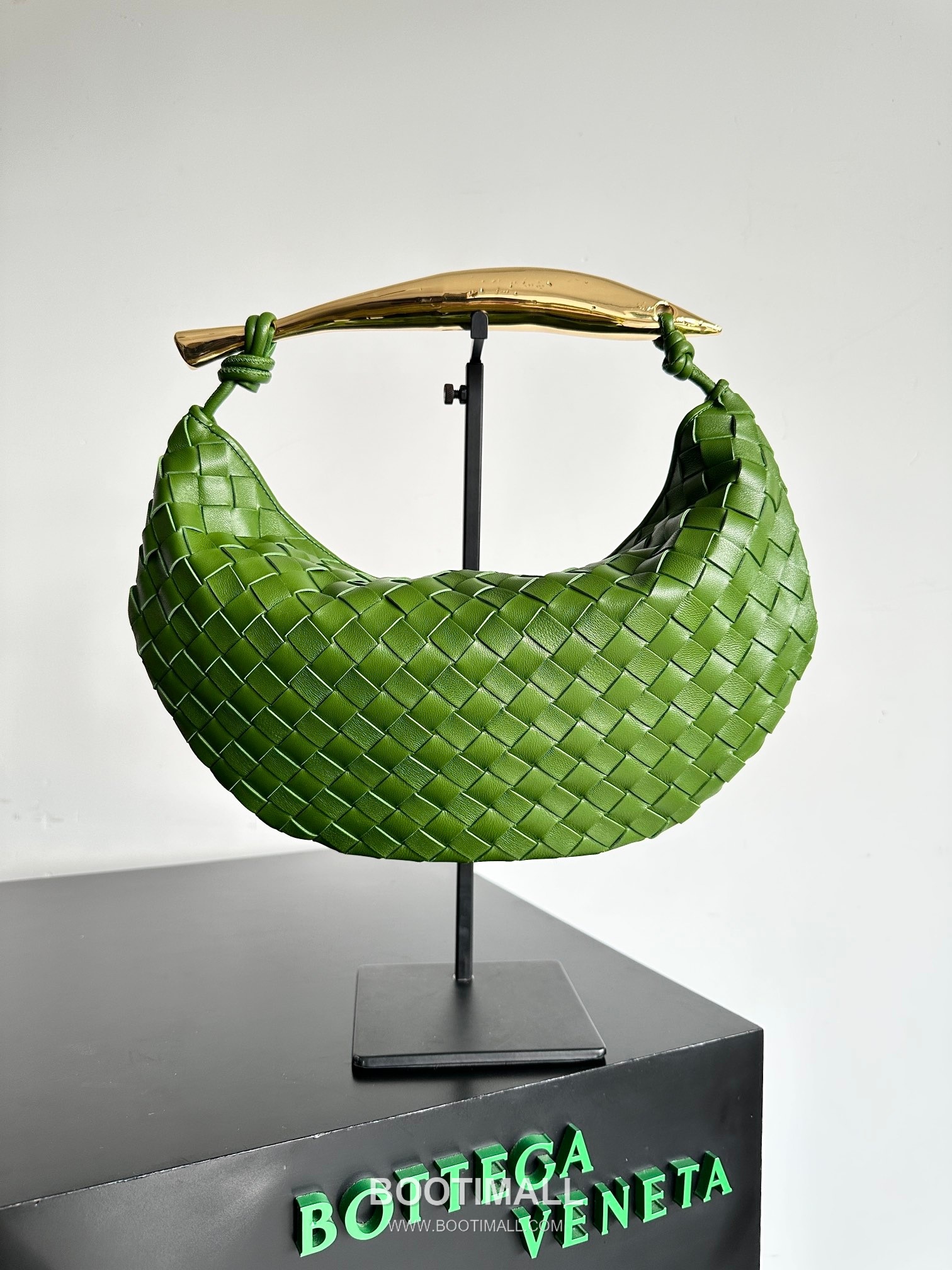 Bottega Veneta Sardine Intrecciato Nappa Leather Top Handle Bag 보테가베네타 사르딘 인트레치아토 나파 탑핸들백 36cm 1