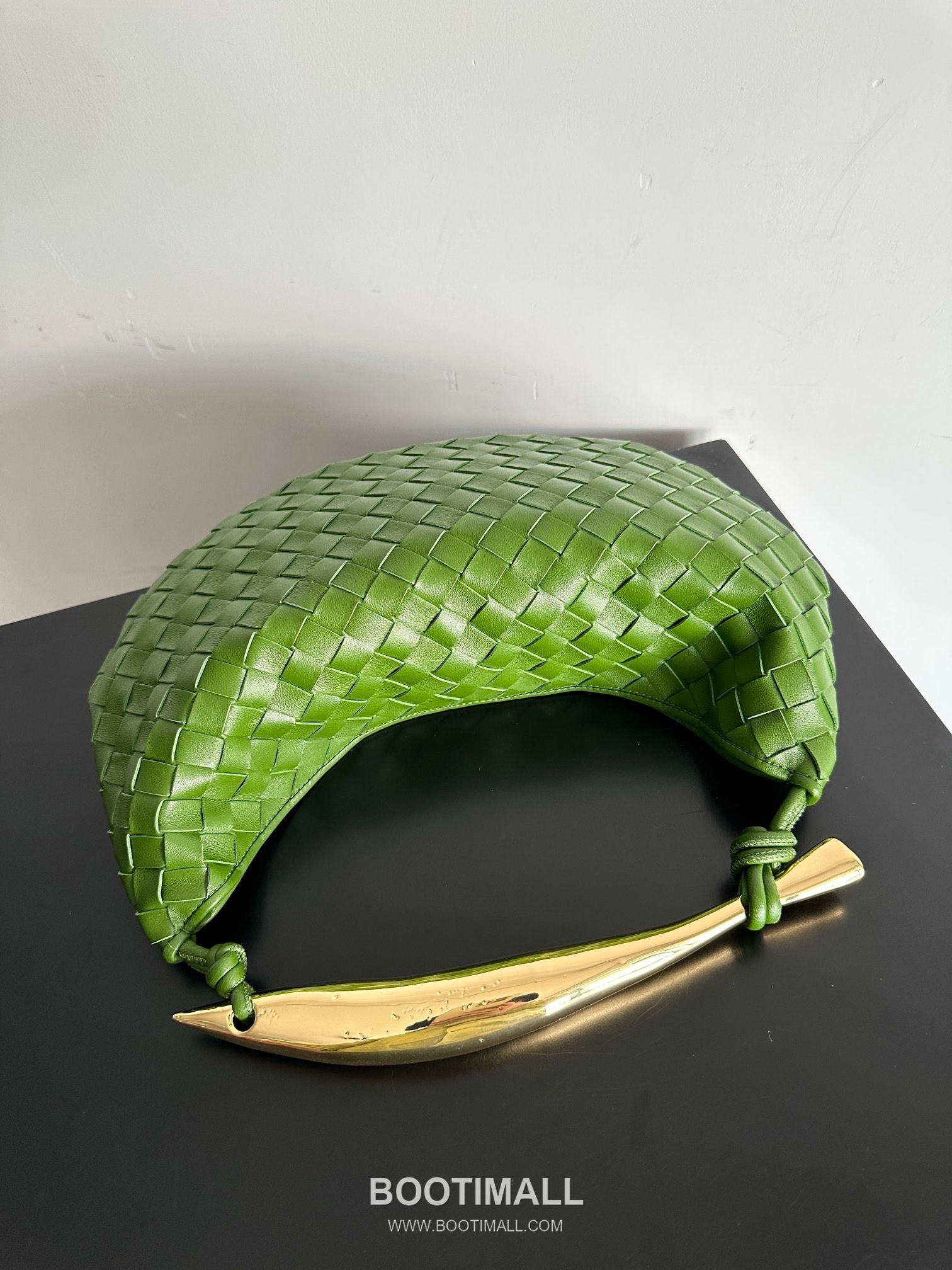 Bottega Veneta Sardine Intrecciato Nappa Leather Top Handle Bag 보테가베네타 사르딘 인트레치아토 나파 탑핸들백 36cm 2