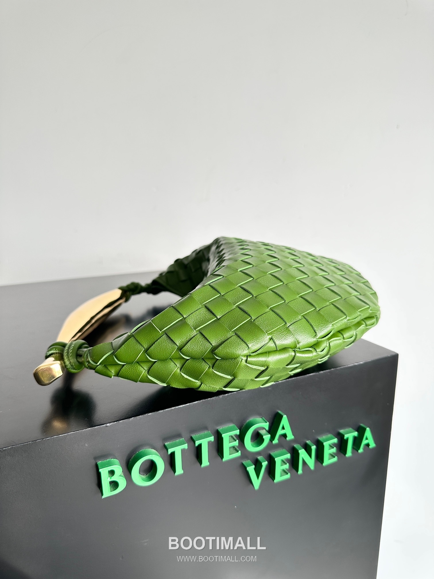 Bottega Veneta Sardine Intrecciato Nappa Leather Top Handle Bag 보테가베네타 사르딘 인트레치아토 나파 탑핸들백 36cm 3