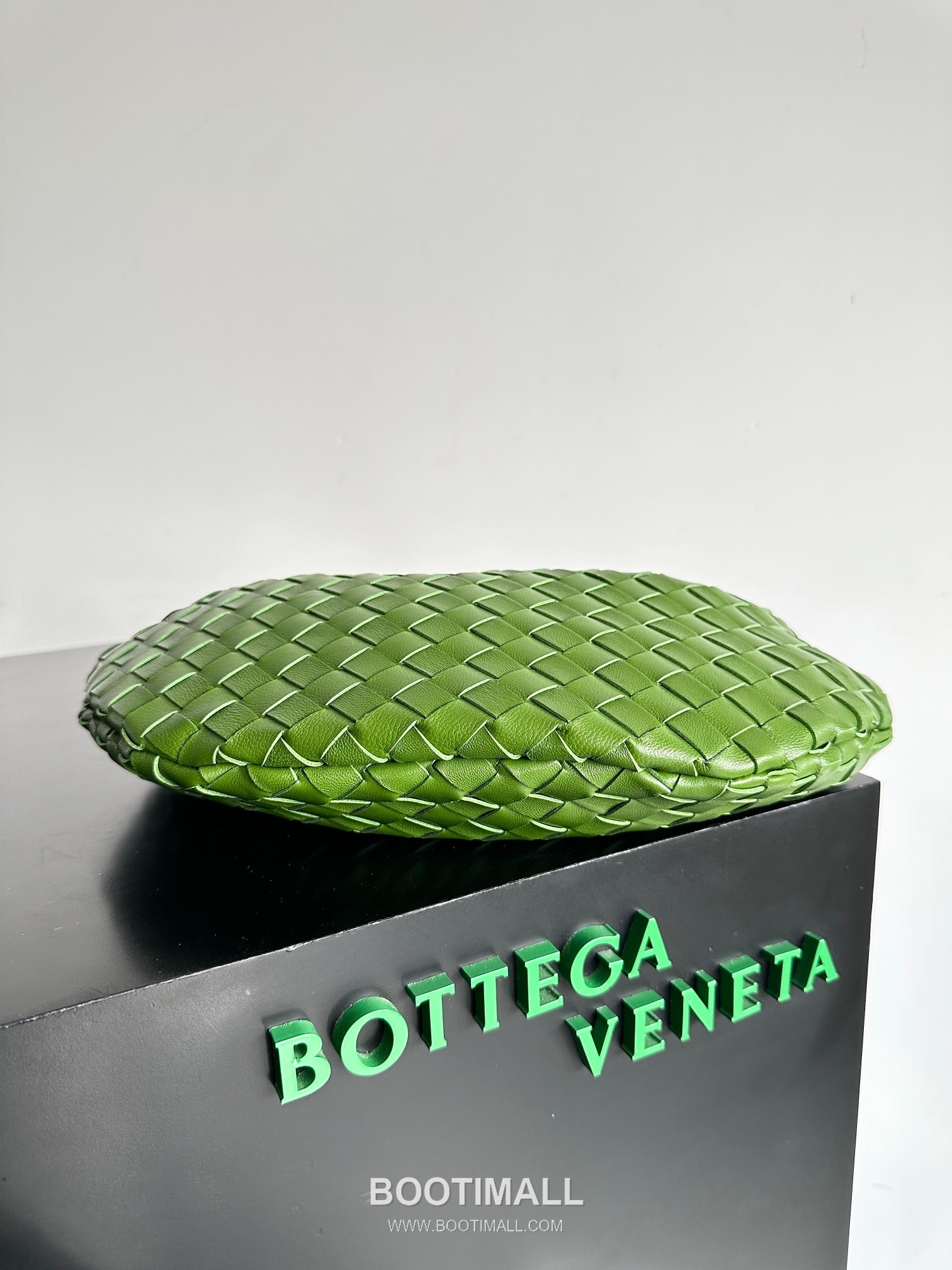 Bottega Veneta Sardine Intrecciato Nappa Leather Top Handle Bag 보테가베네타 사르딘 인트레치아토 나파 탑핸들백 36cm 4