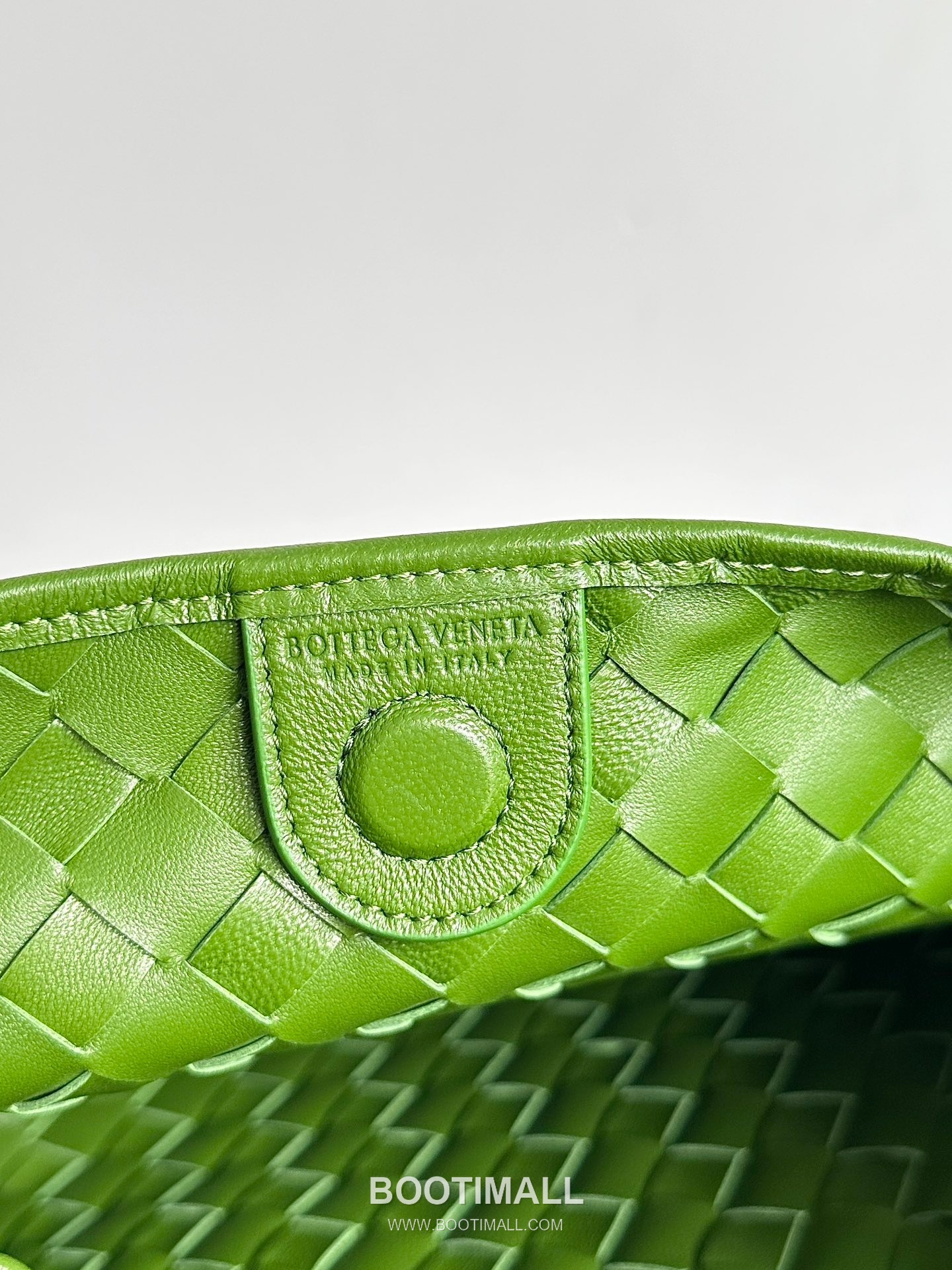 Bottega Veneta Sardine Intrecciato Nappa Leather Top Handle Bag 보테가베네타 사르딘 인트레치아토 나파 탑핸들백 36cm 7